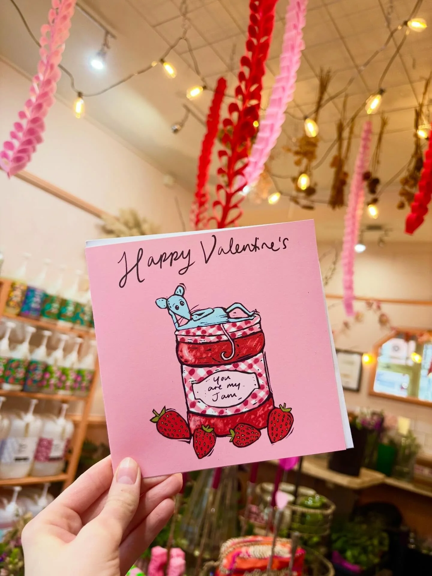 Happy Valentine&rsquo;s Day and new stockist alert! So happy to see my Valentines&rsquo;s cards and some of my everyday range in @rootsoftw 💕💐🌺🌸

#illustration #printmaking #greetingcarddesign #etsyselleruk #linoprinting