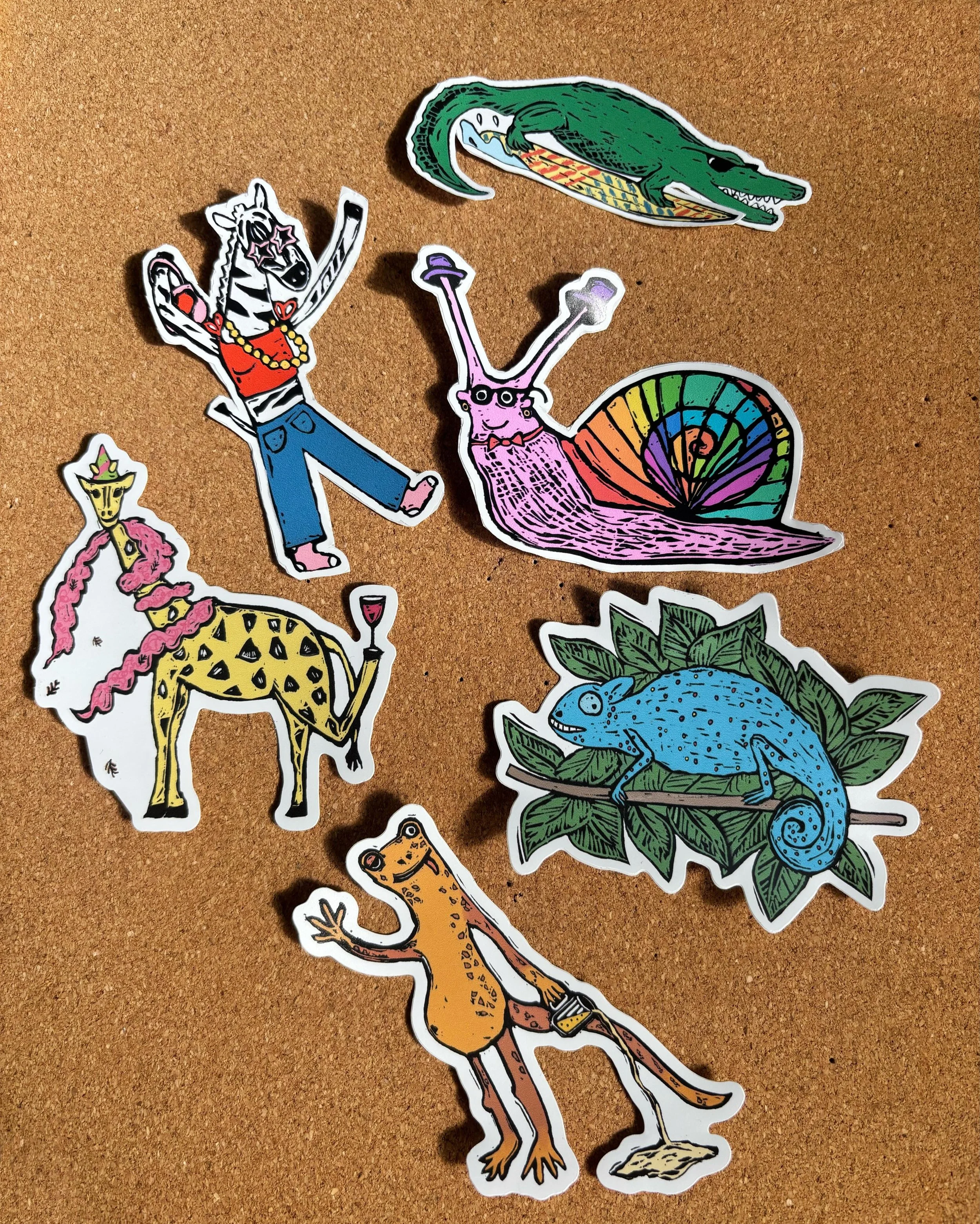 New Character Stickers! Excited to use my new stickers in another order for scrapbook packs for a vending machine in Bristol for @supadopaminedeli and you can find packs of my stickers on my Etsy shop-link in bio🫶🏻

#printmaking #linoprints #etsysh