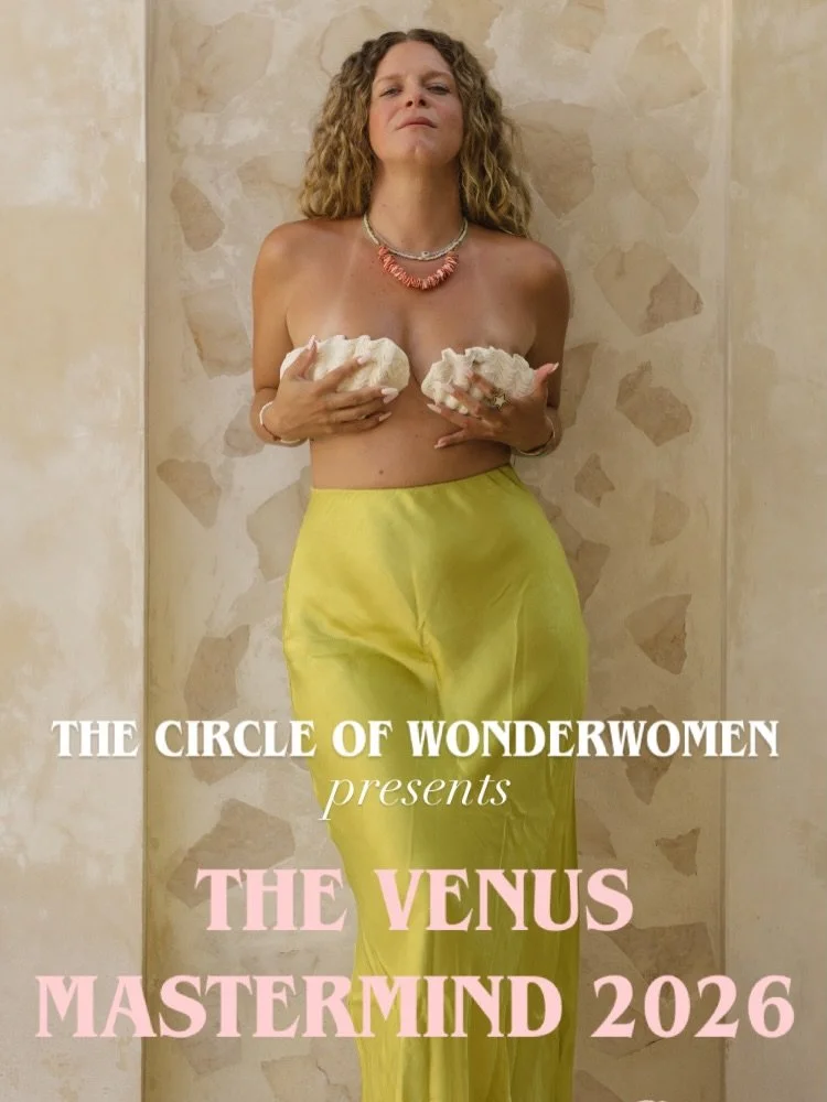 🐚THE VENUS MASTERMIND 2026

Die Jahresbegleitung f&uuml;r Unternehmerinnen, Vision&auml;rinnen und Psychics, die die Welt ver&auml;ndern m&ouml;chten. Mehr Details oben 🔝

Anmeldung bis zum 21. Dezember direkt hier &uuml;ber Instagran DM&lsquo;s.