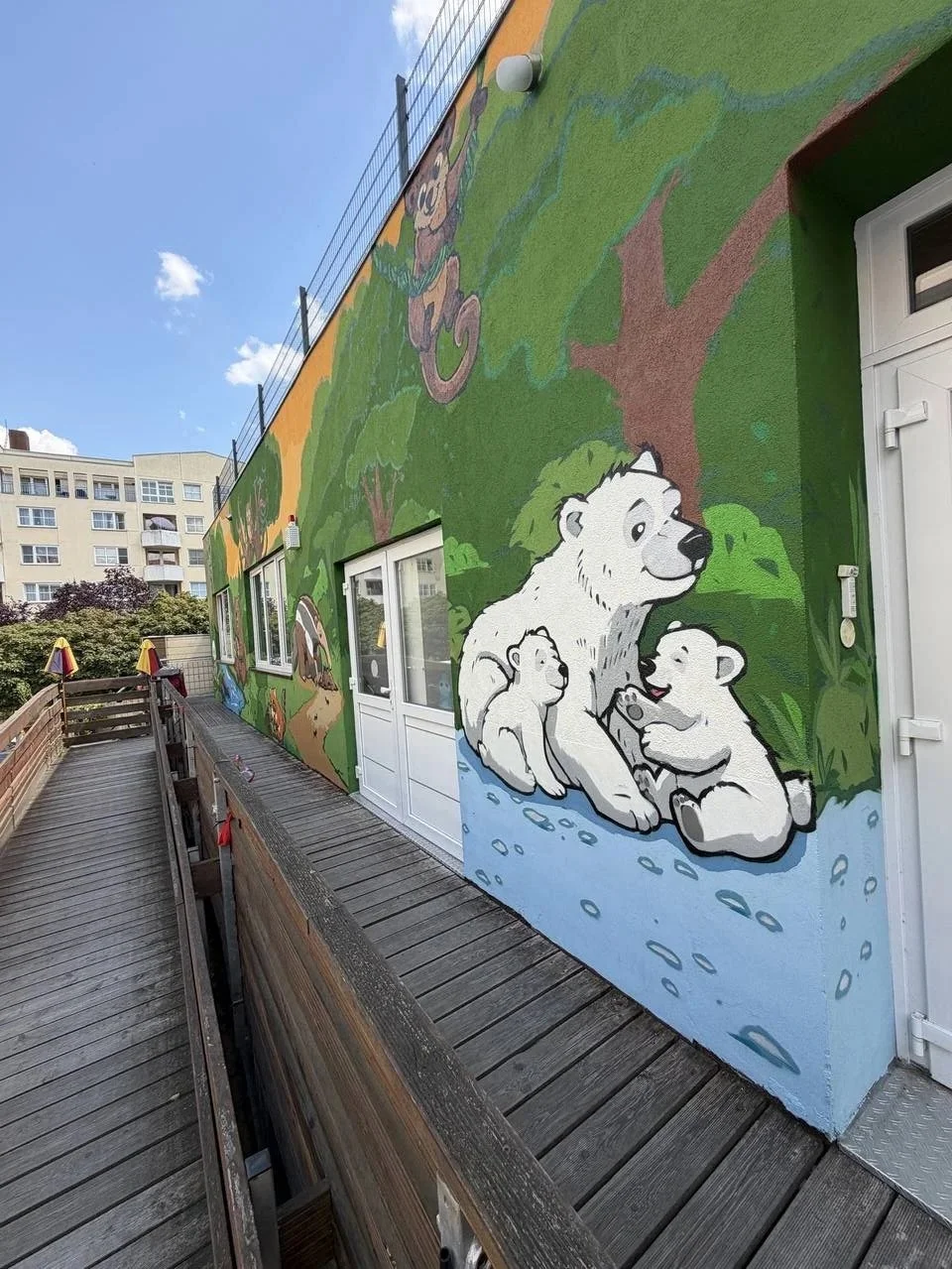 charlottenburger-teddys-fassadenmalerei-kita-berlin-fassade-tiere-detail-03.jpg