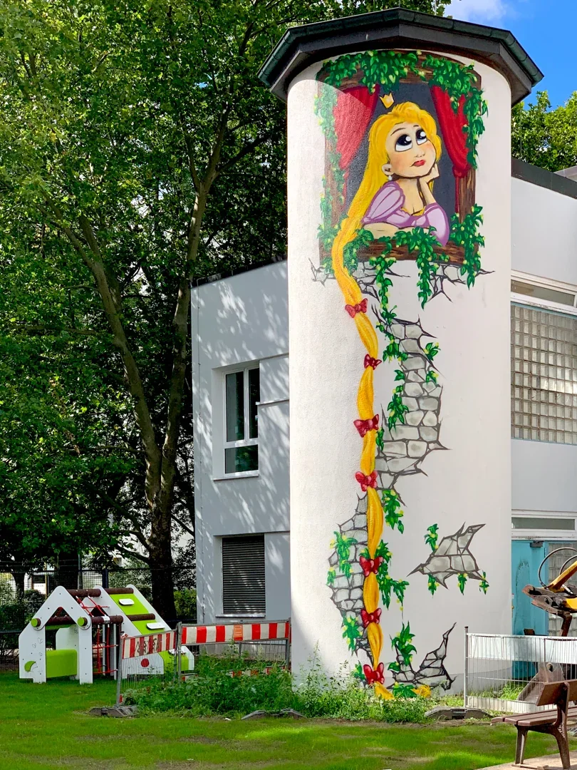 Kita der kreativen Köpfe   Rapunzel Turm