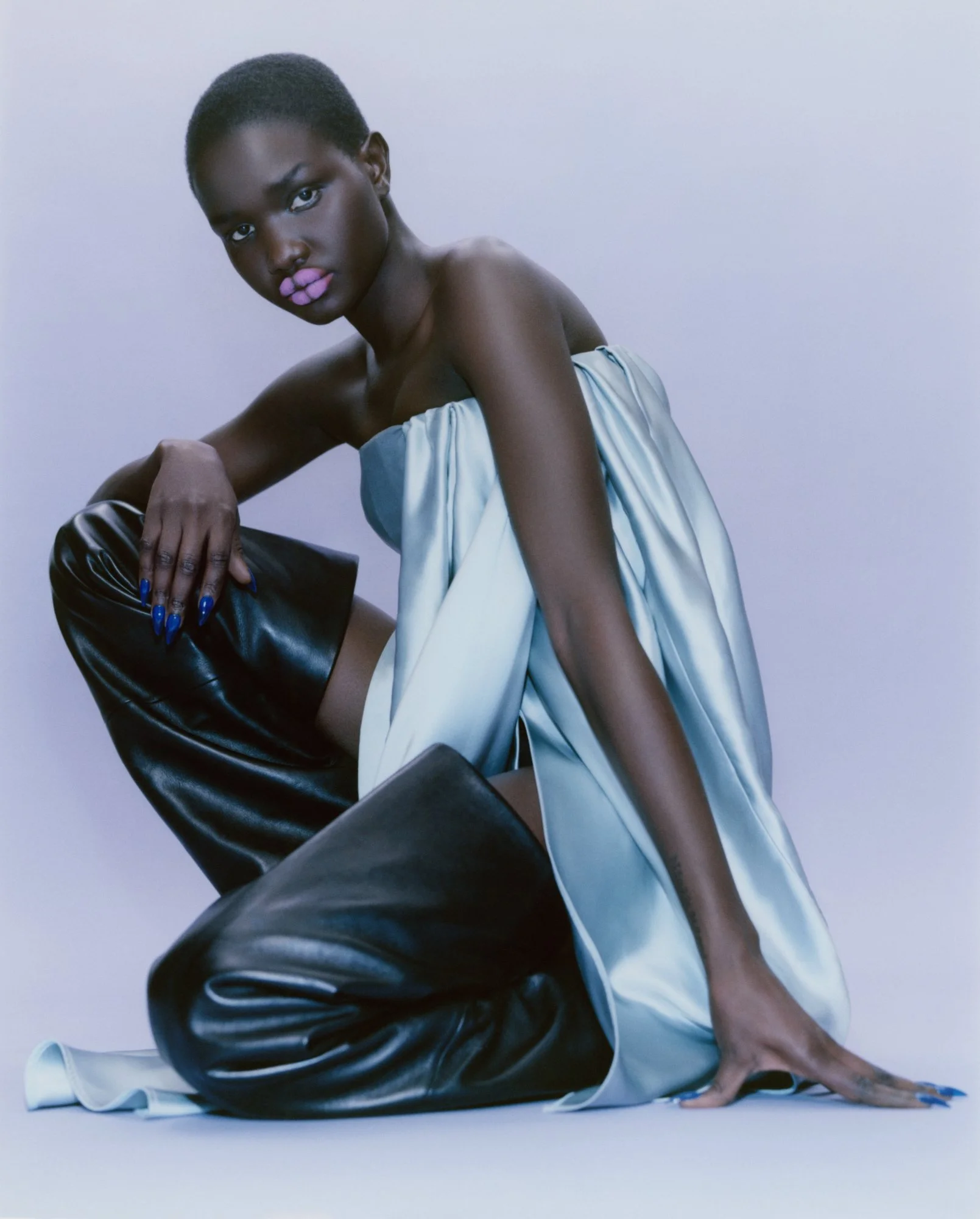 Harpers_Blue_Akon (13) copy_retouch_72dpi.jpg