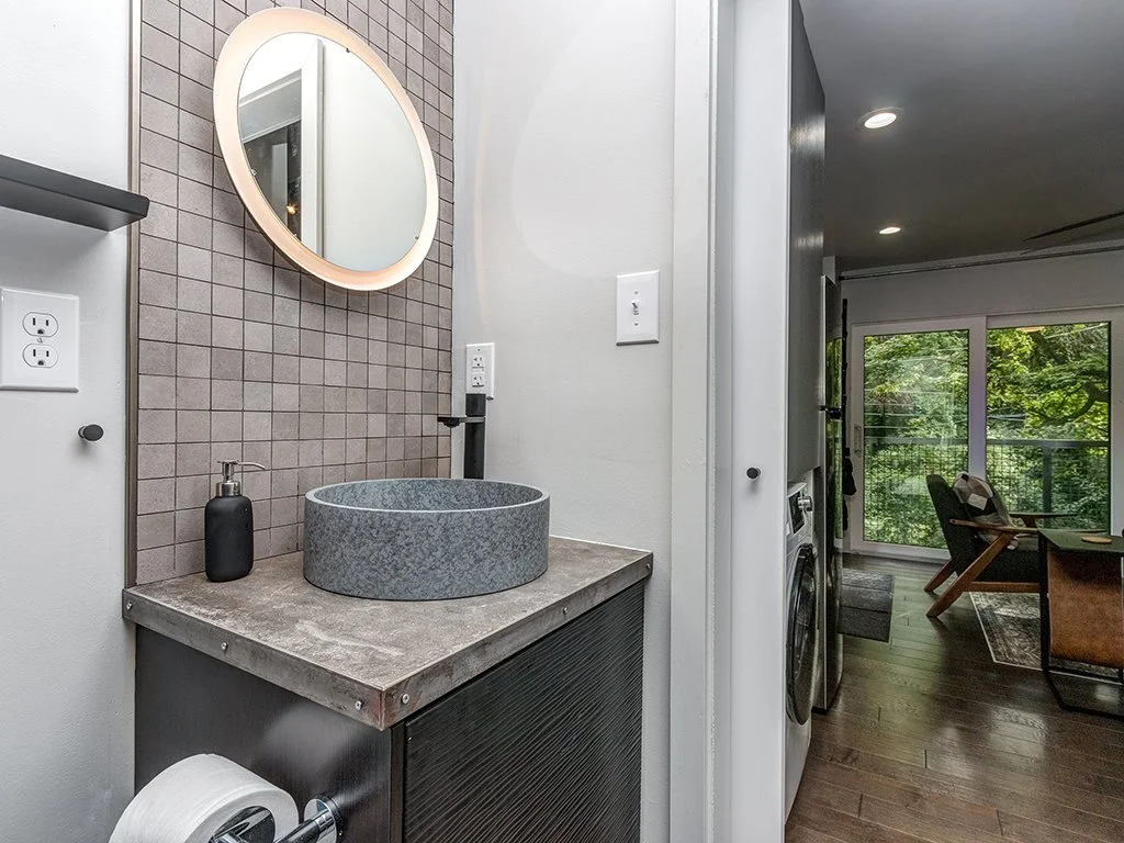 248KeswickAve-08Bathroom.jpg