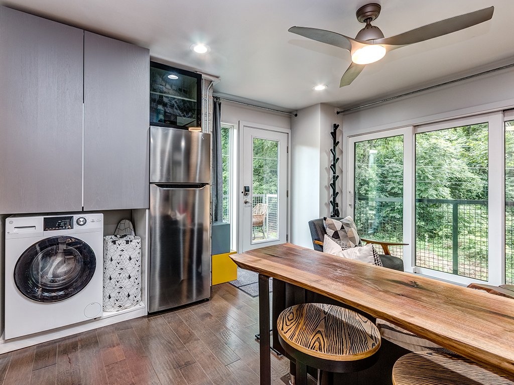 248KeswickAve-05Kitchen.jpg
