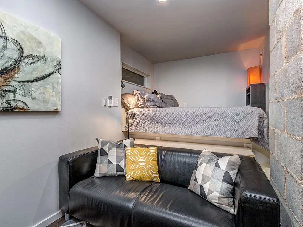 248KeswickAve-06Bed.jpg