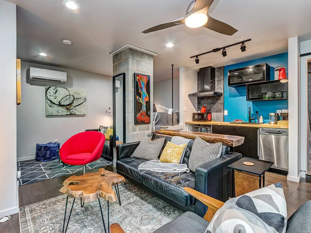 248KeswickAve-03Living.jpg