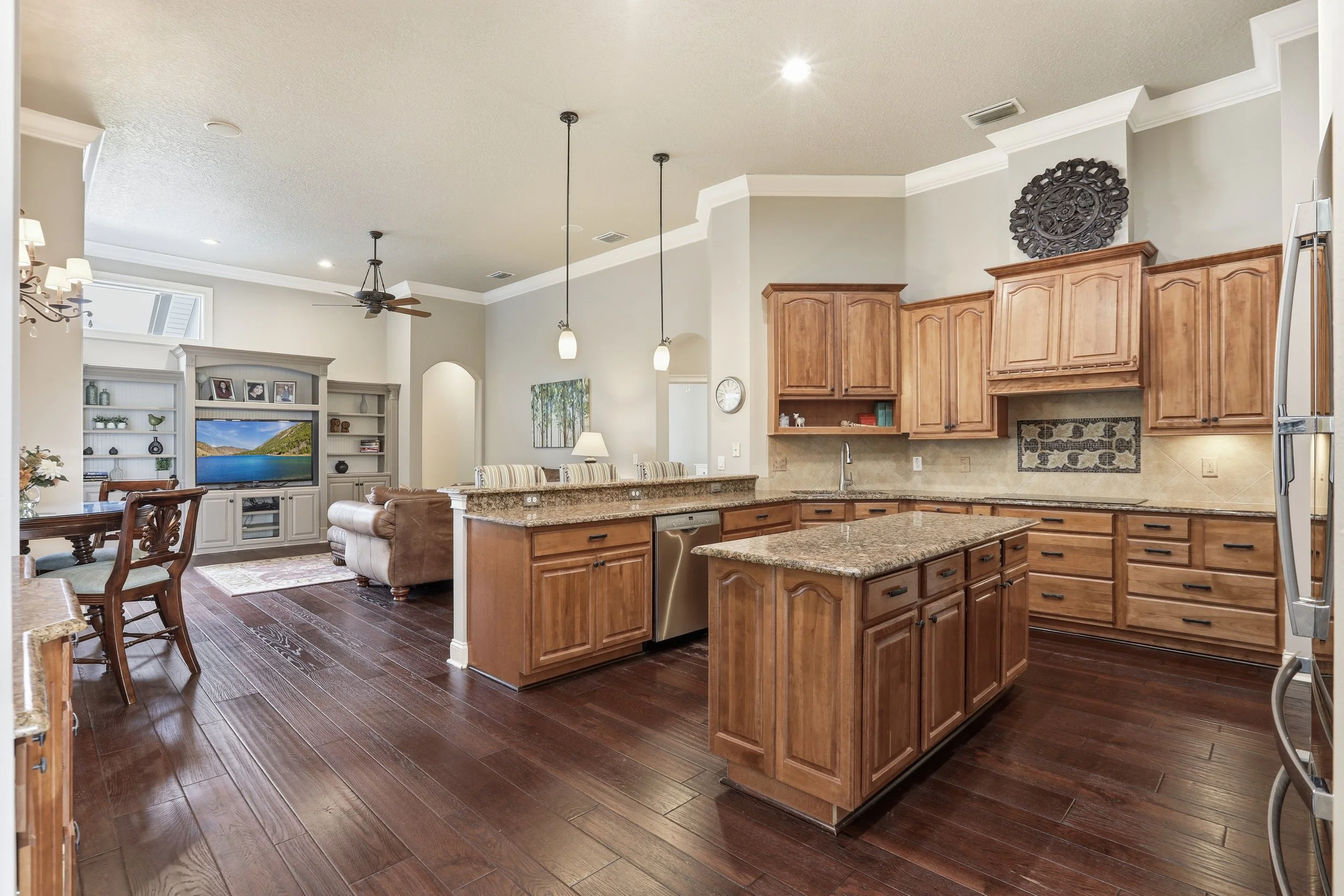 *408 Avondale Ct 012.jpg