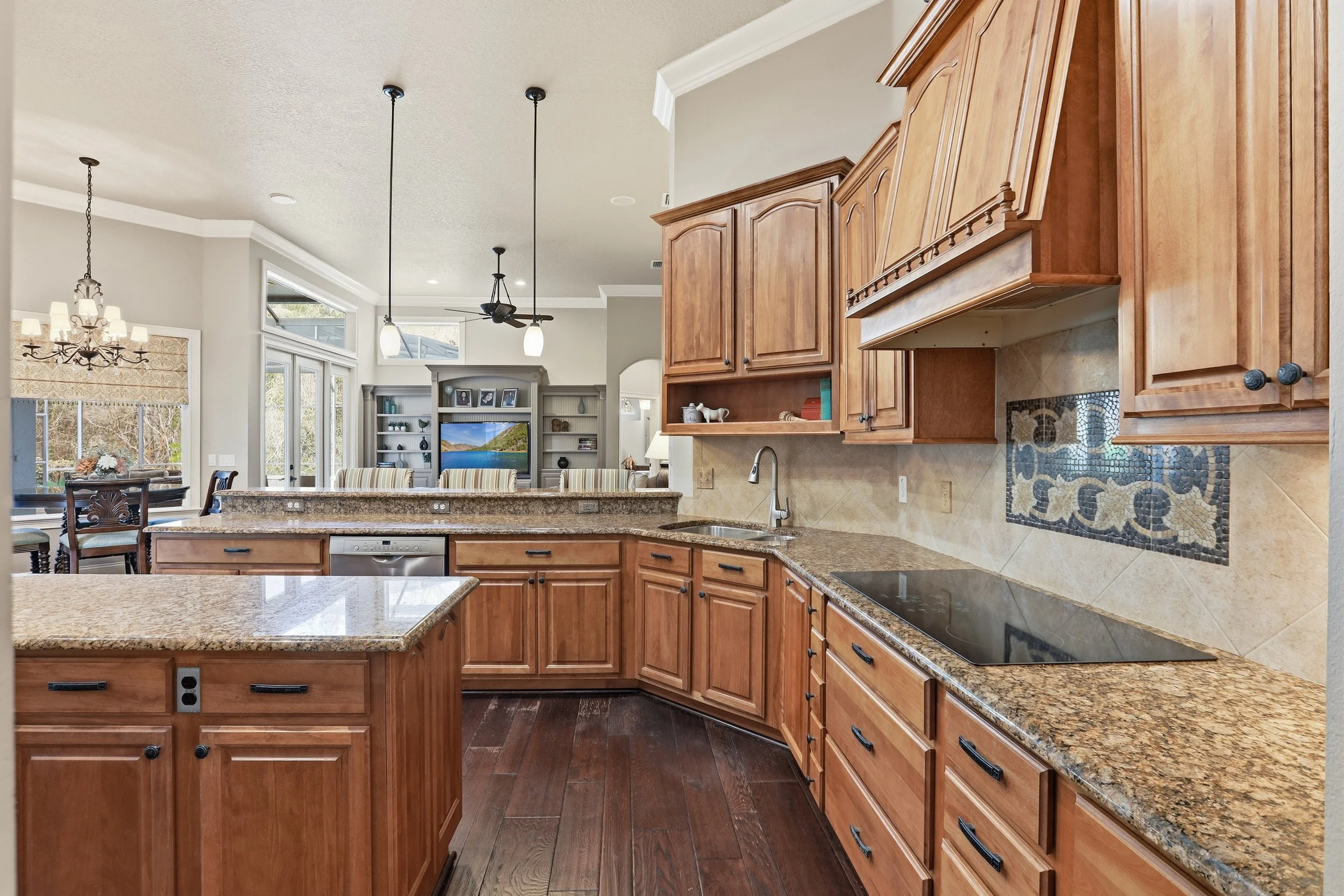 *408 Avondale Ct 014.jpg