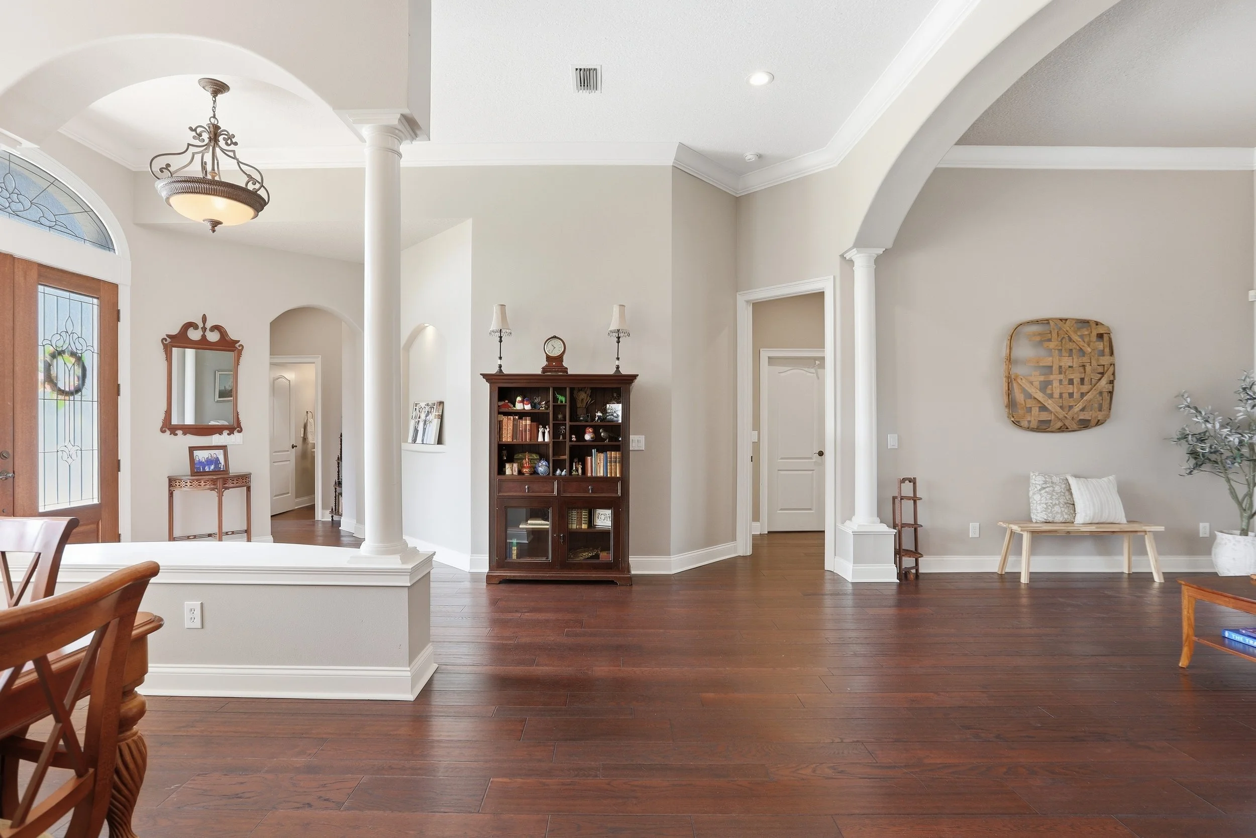 408 Avondale Ct 010.jpg