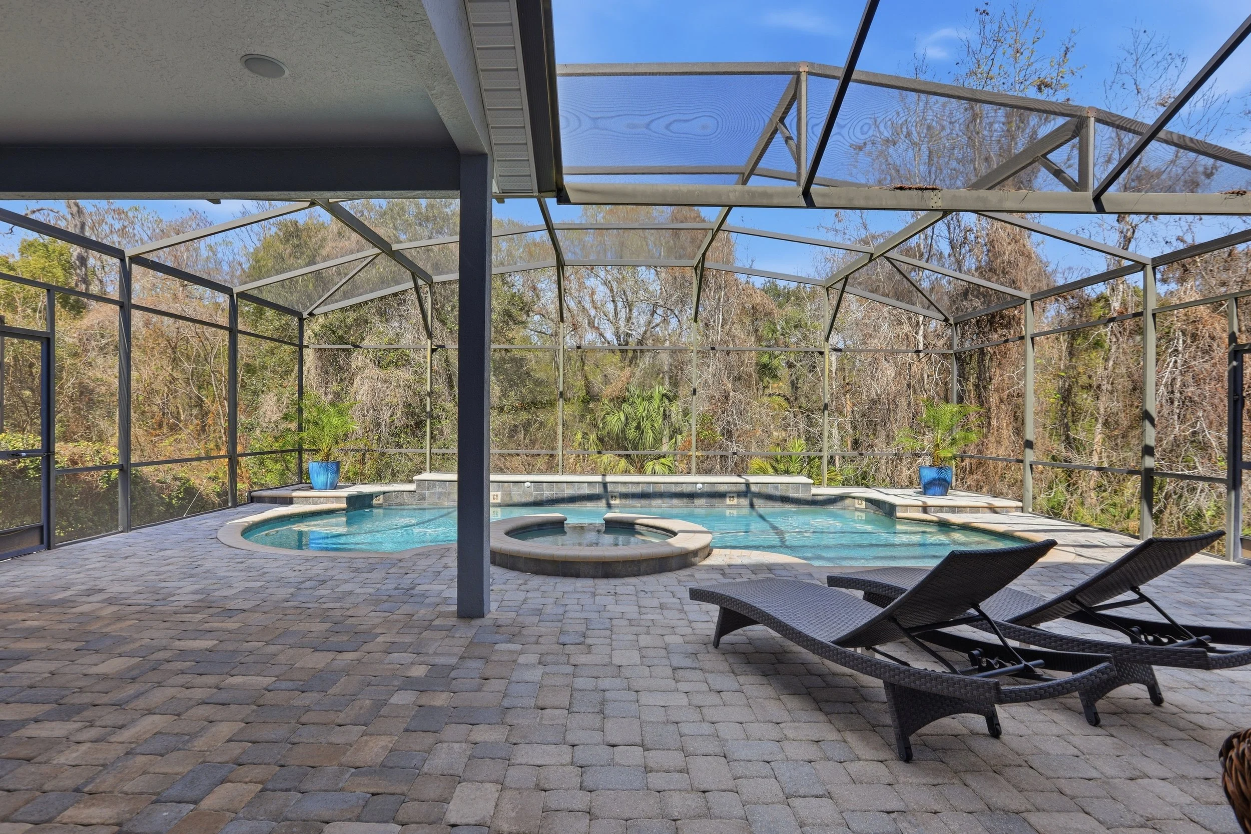 408 Avondale Ct 049.jpg