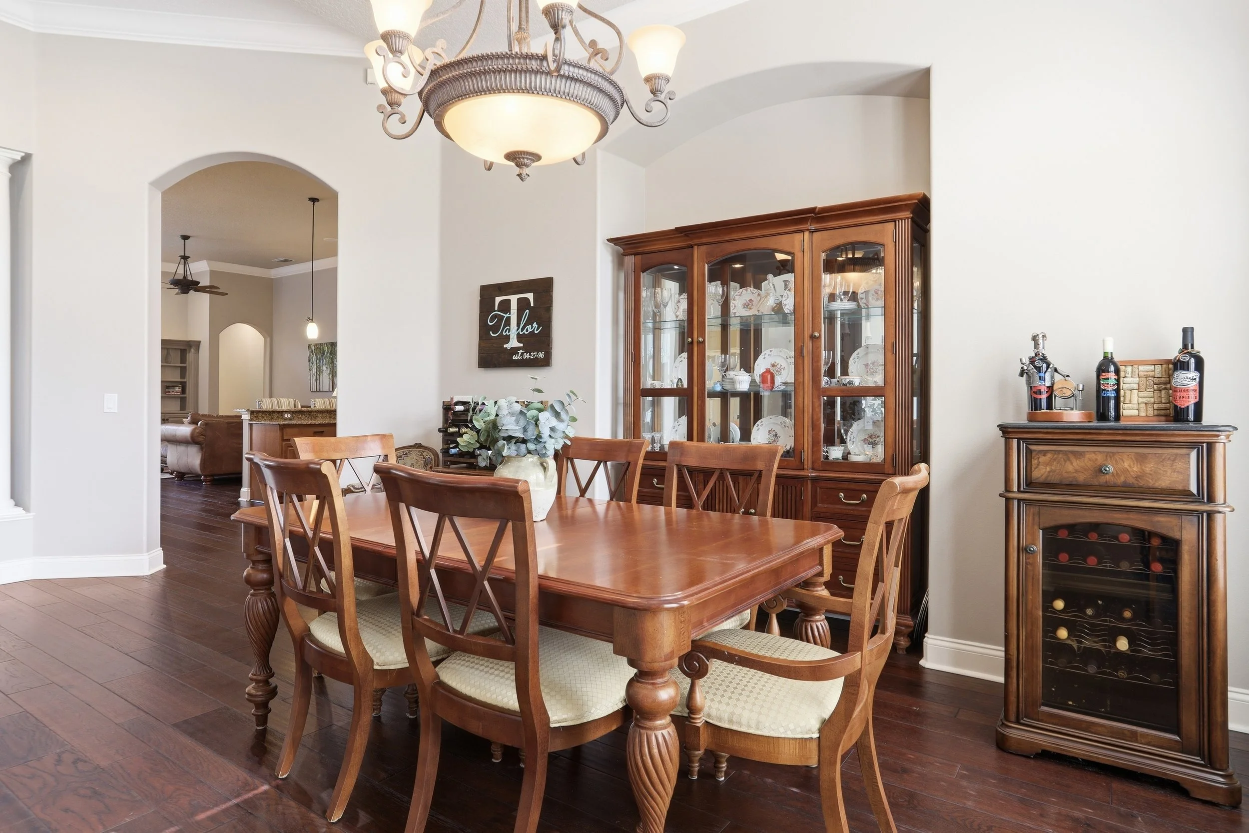 *dining 408 Avondale Ct 007.jpg