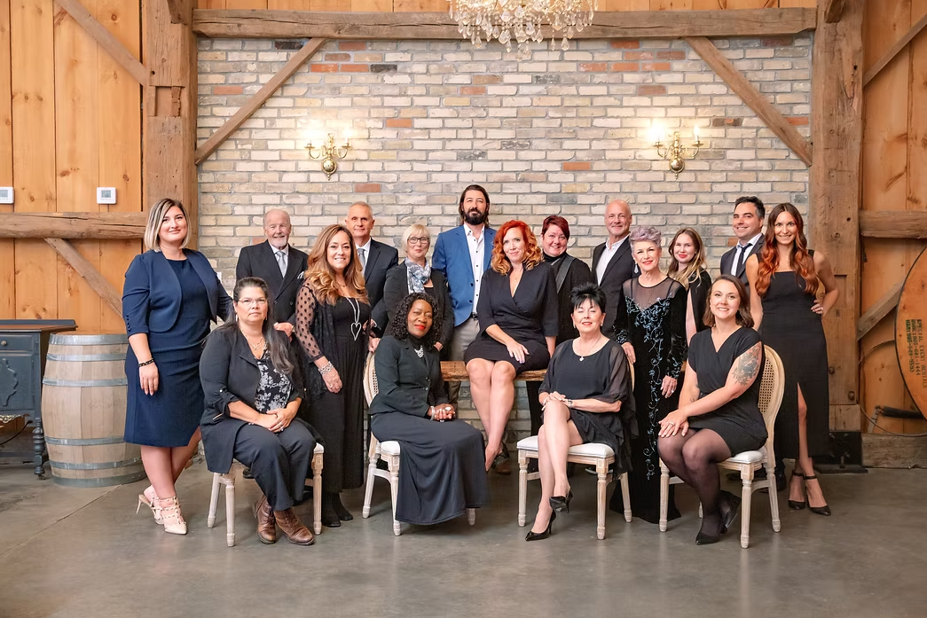 Wedding Officiant Ontario: Why We Love Working with Cathy Davis