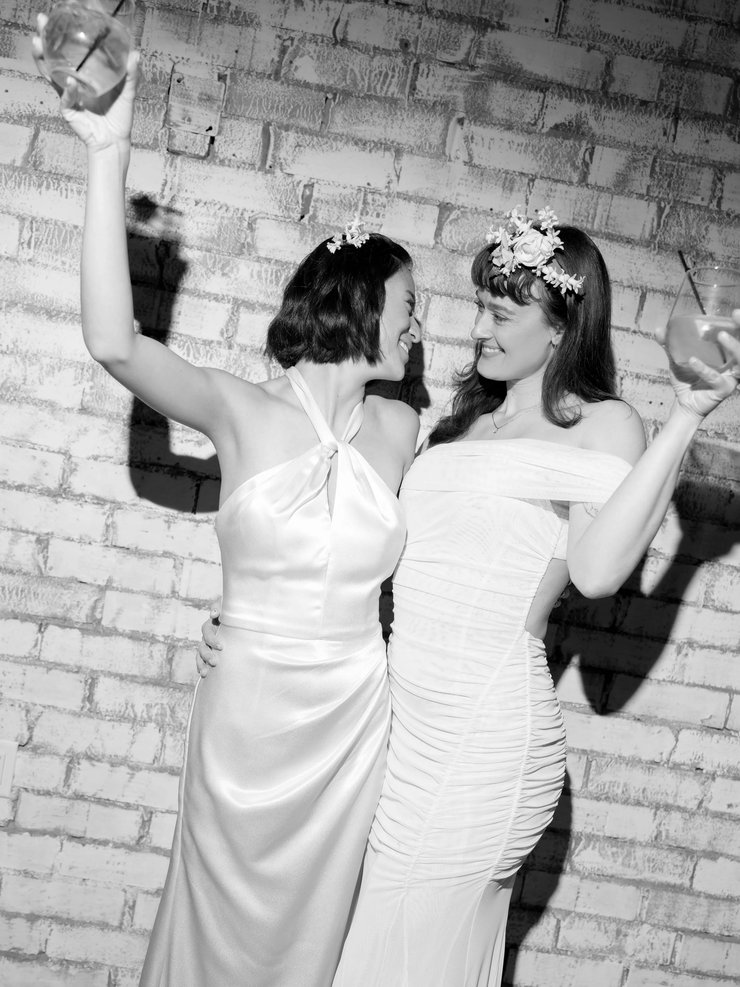 Wedding Spotlight: Q&amp;E 🥰

This wedding was a VIBE! 

It was a cocktail-style reception with a unique twist - play Elyse&rsquo;s requests during cocktails &amp; dinner, then Quinn&rsquo;s requests during dancing. Say no more!

Both were former co