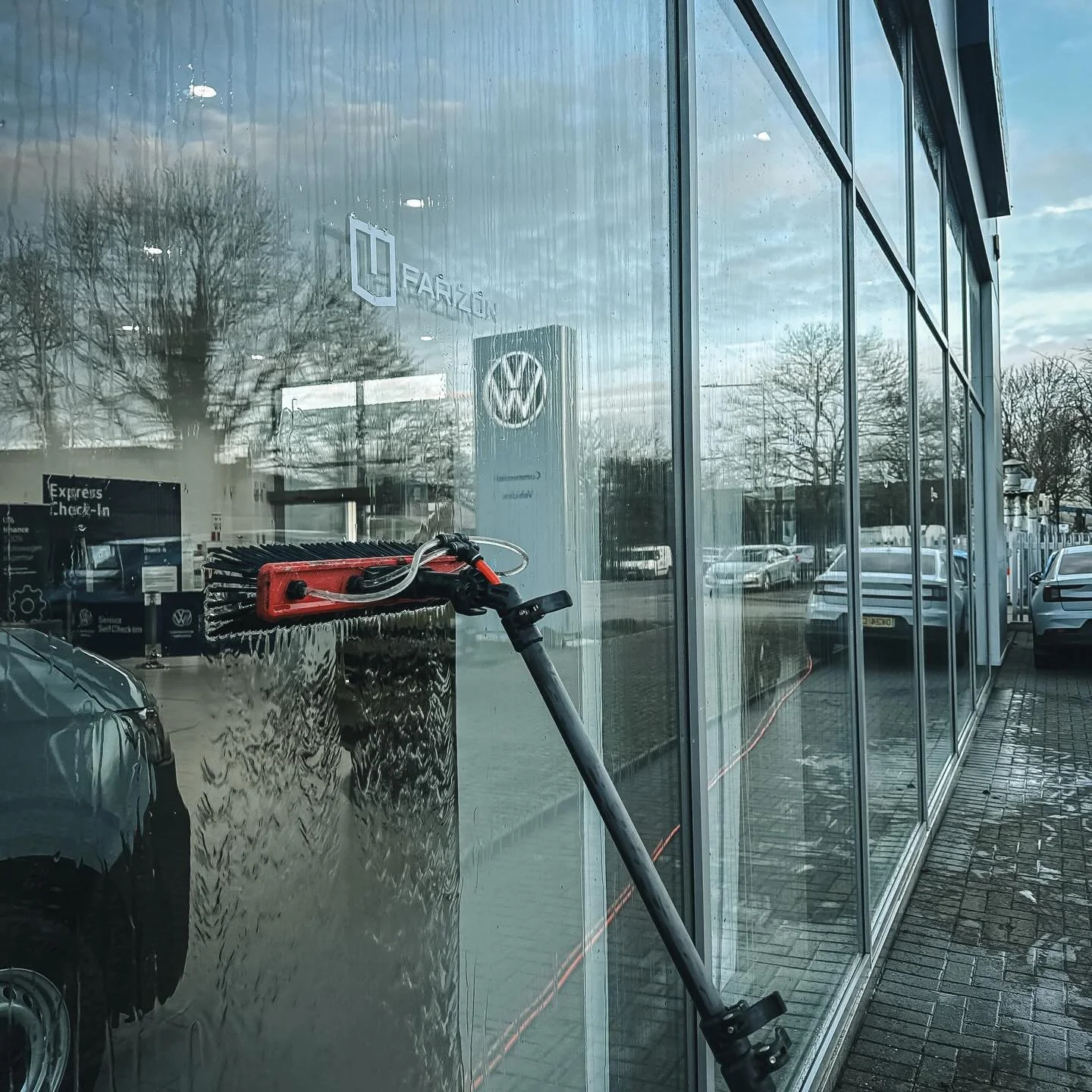 Dealership window cleaning in Milton Keynes 💧

📞07547511594 
📧info@whitwhamcleaningservices.co.uk 
💻www.whitwhamcleaningservices.co.uk/contact 
WCS(MK)LTD