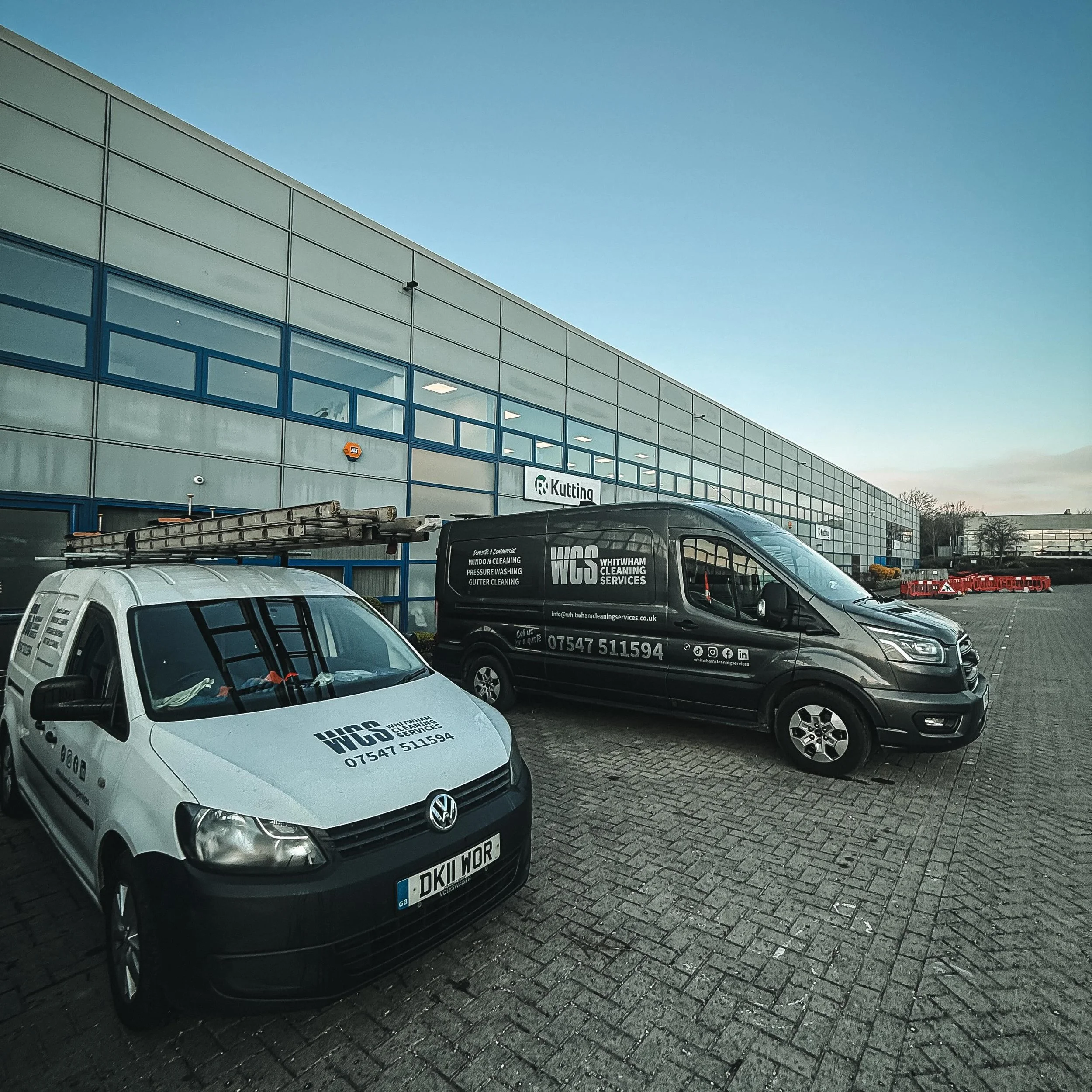 Commercial Window Cleaning throughout #miltonkeynes &amp; surrounding areas 💧

If you have an office space/business/pub/retail shop that would benefit from regular window cleaning, contact Matt @ WCS.

📞07547511594 
📧info@whitwhamcleaningservices.