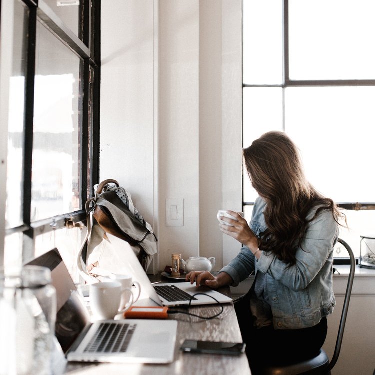 DIY cubicle decorations which bring your personal touch, energy