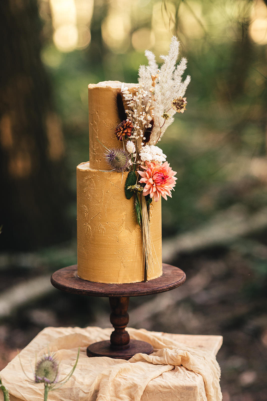 Wedding cakes with dried flowers inspiration — AVANT GARDE CAKE STUDIO