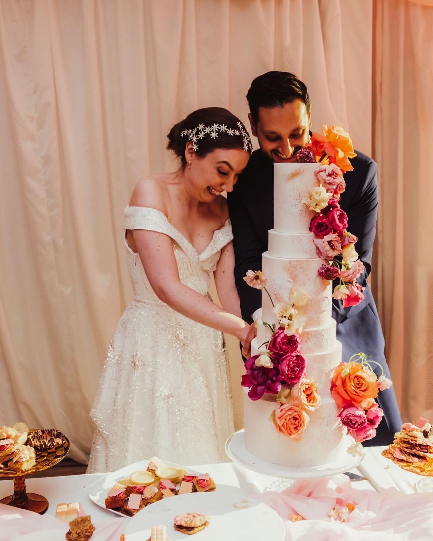 Millie and Amar ❤️🧡💛

6 tiers, 500 desserts and so much love that the room was bursting 💛

The reason I love my job so much and I&rsquo;m so proud of what I do is how what can be seen (and often is) as frivolous and indulgent - your wedding day - 
