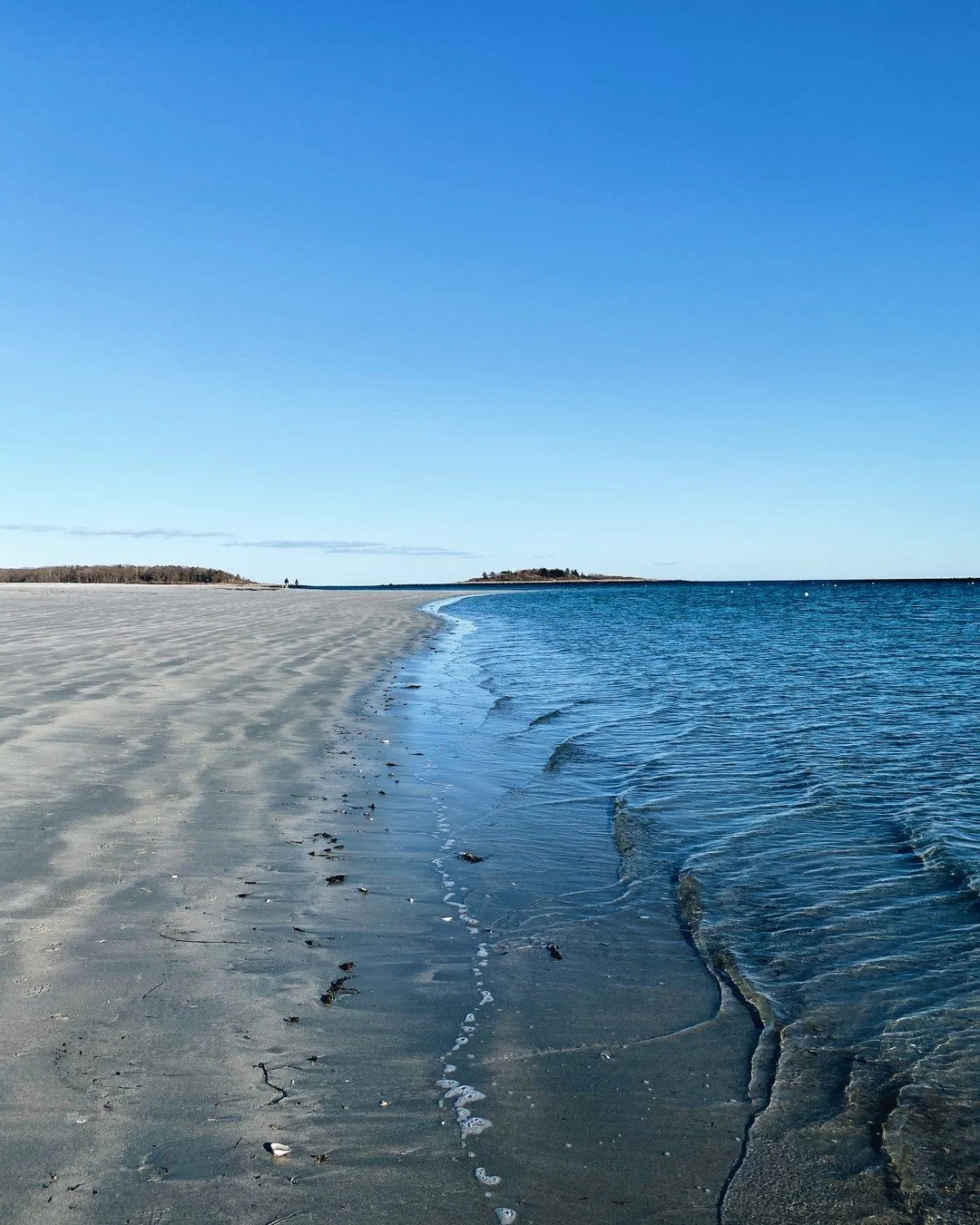 Even in winter, Goose Rocks Beach has its magic ✨