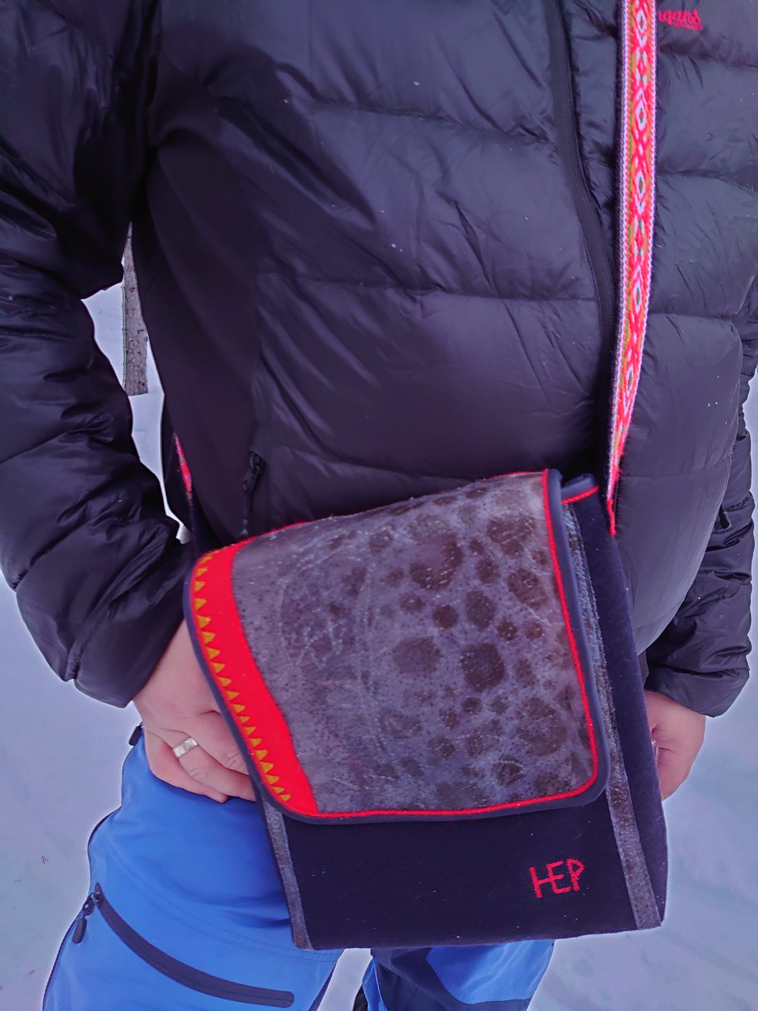 Stáinnarnáhkki ja gággis - Kattfiskskinnoch vadmal.