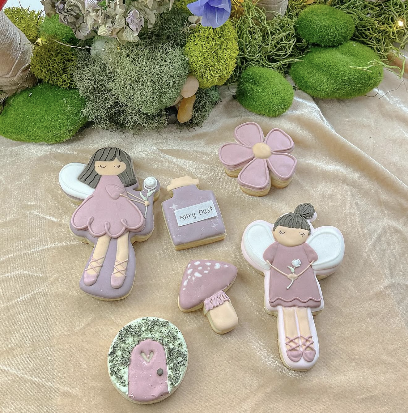 LEE FAMILY - Every year, baby Zoey’s family holds a bake sale in honor of her birthday, donating the proceeds to The Stella Effect. Follow Zoey’s mom, Randi (@seattlecookiemomster), for sweet treats and glimpses into Zoey’s legacy.