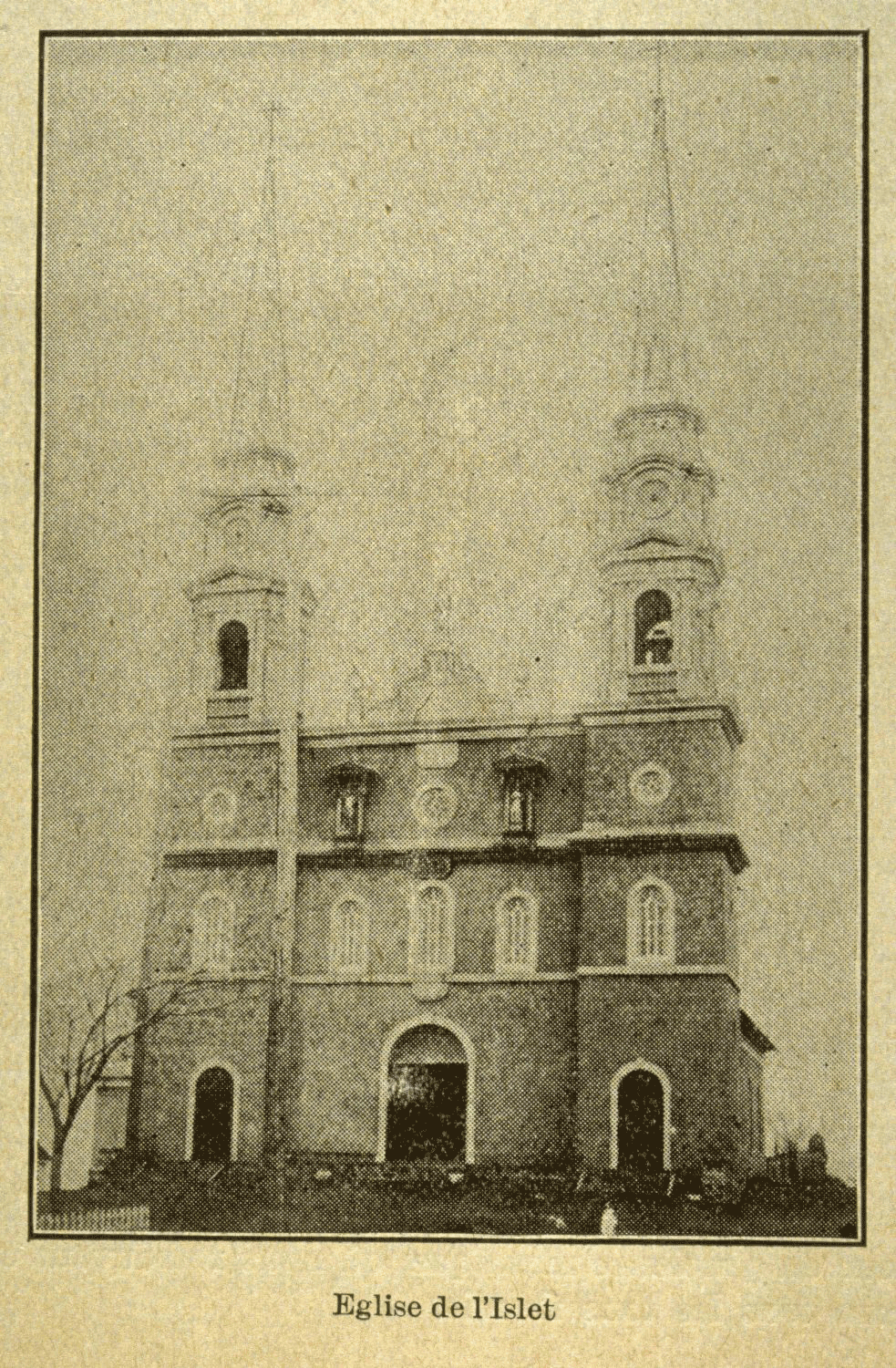Église de l’Islet, Album universel, vol. 23, no 1150 (12 mai 1906), p. 42-43. Bibliothèque nationale (site Rosemont).