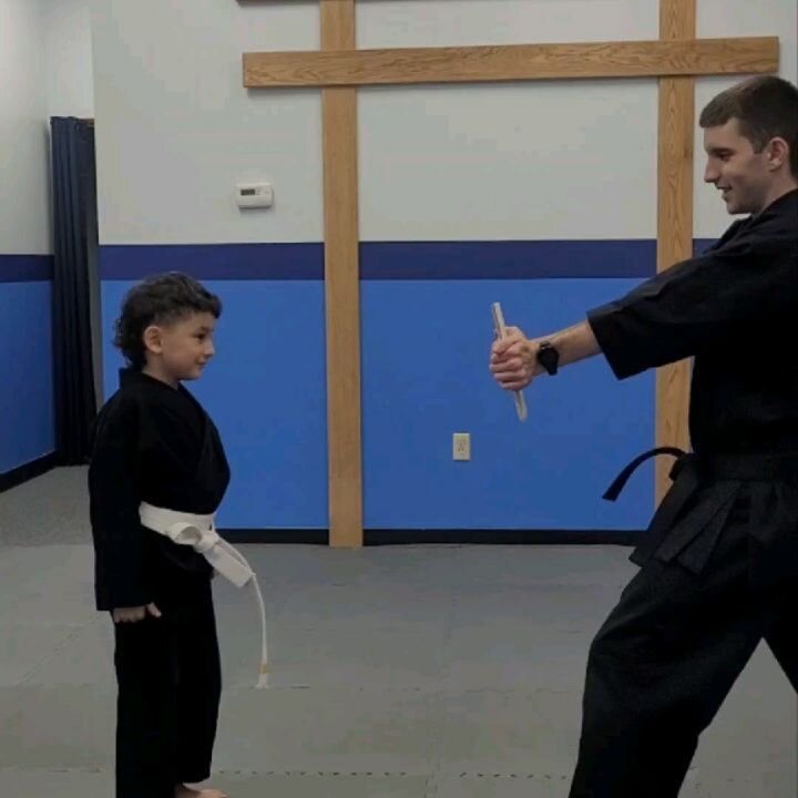 Here are a few short videos of Biloljon &amp; is sister Shodiya breaking there first boards last night!
It was so cool to see their faces light up when the boards break after so much hard work preparing!
.
.
.
.
.
#bluewolfmartialarts #stowmartialart