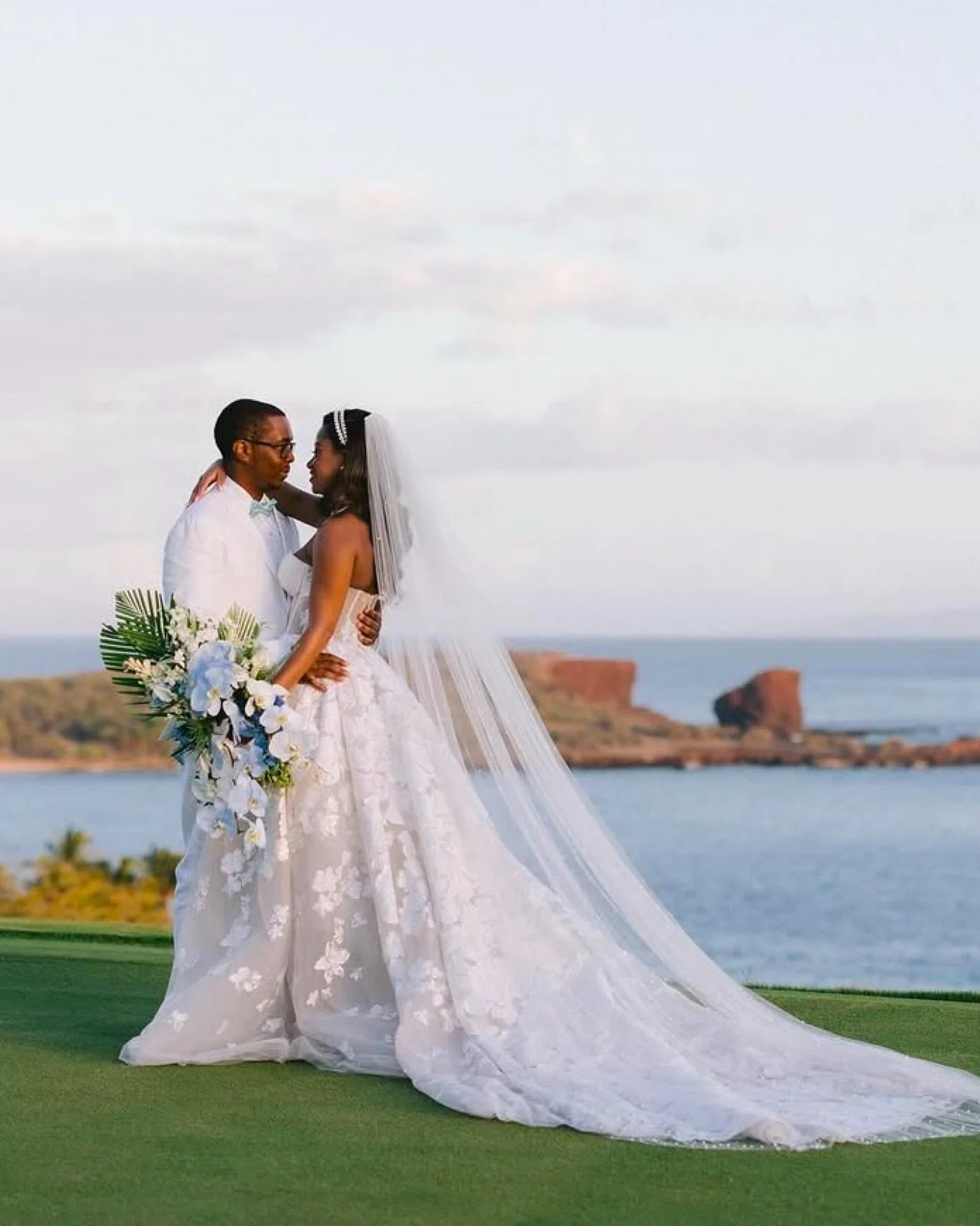 Wedding dress alterations &amp; Custom Irish Linen Suit

Cheers to the Johnson&rsquo;s 🥂 

👗 
🪡 shortened the dress
🪡 tapered the bust

🤵&zwj;♂️ 
🪡 white Irish linen single button notch lapel 
🪡 aqua stitching details

Your wedding dress and s