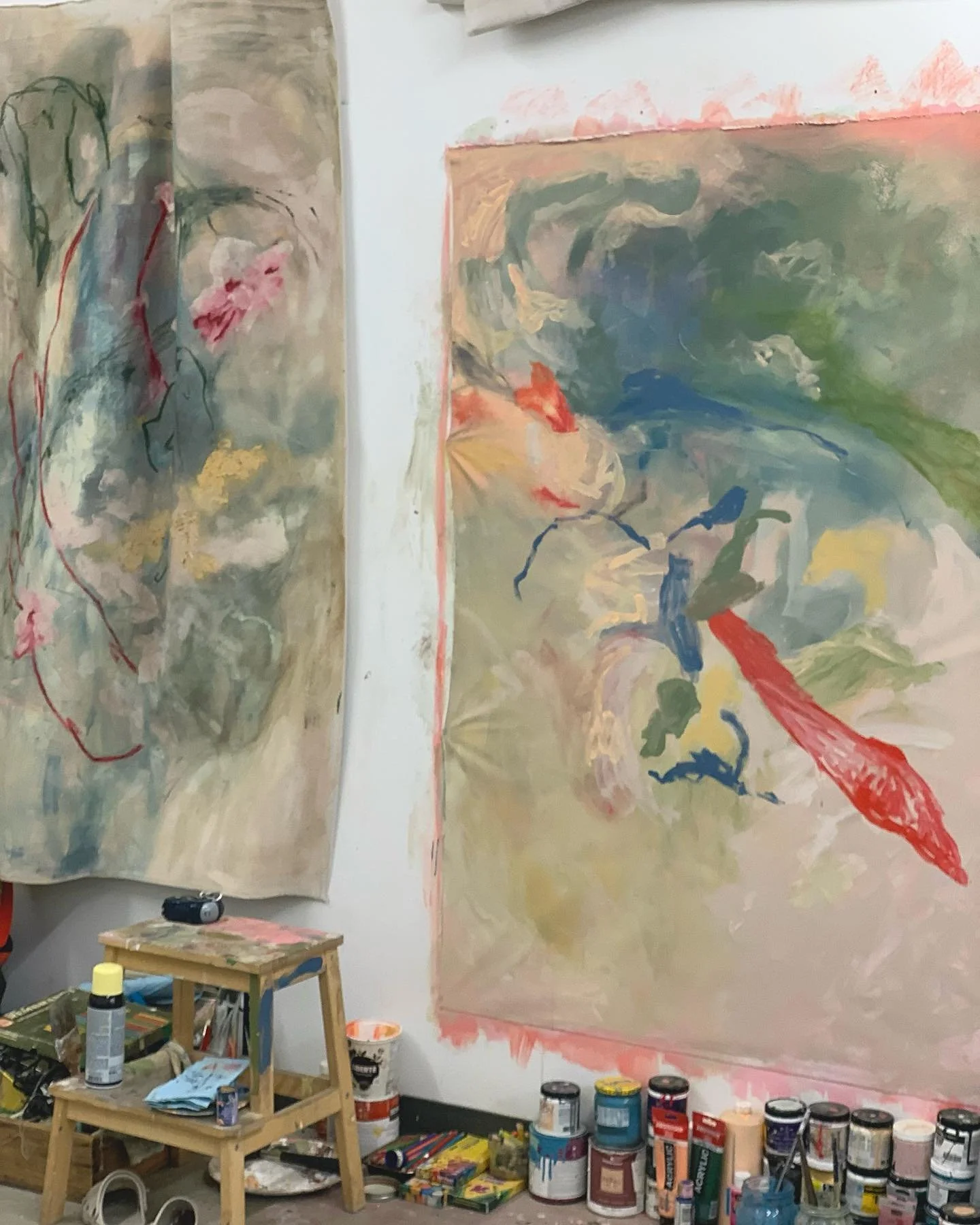 ➿➿➿
j&rsquo;ai retrouv&eacute; ma maison,
mes mains se salissent.

autant d&rsquo;histoire de peinture
pour fabuler l&rsquo;accalmie.

encore &agrave; demain,
jusqu&rsquo;&agrave; toujours🎨

.
.
,
#womeninart #contemporarypainting #artofinstagram #a