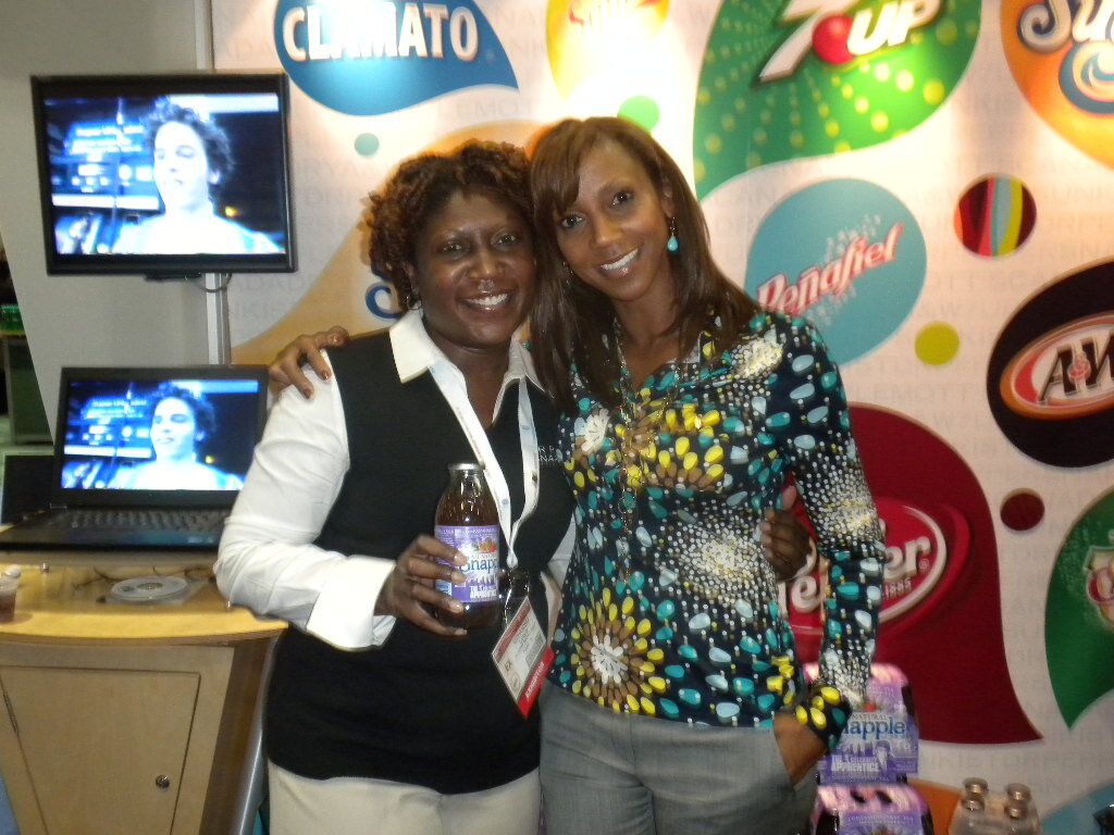 Leshawnda and Holly Robinson Peete