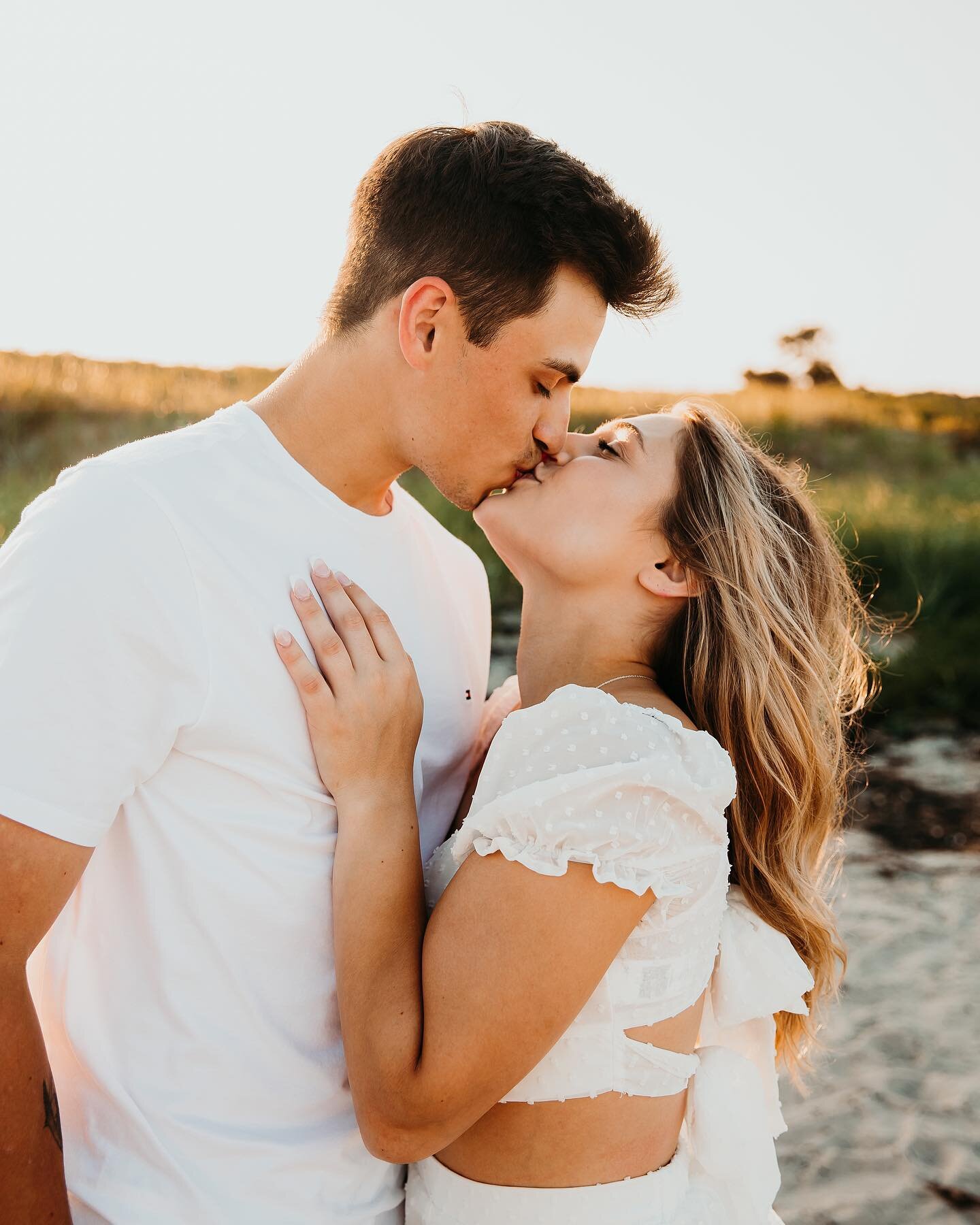 Just thinking about how lucky I am to spend my golden hours and sunsets on beautiful beaches capturing so many love stories 🥰

#mainecouplesphotographer #maineengagementphotographer #maineelopementphotographer #mainephotographer