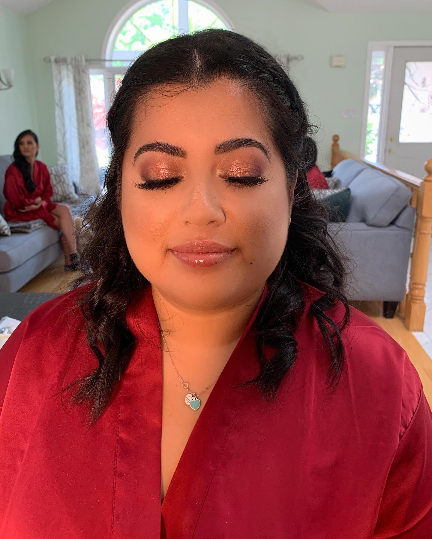 This rose gold makeup look really showcased her beautiful brown eyes✨❤️&zwj;🔥 #tb 

If you are in a wedding or just wanting to learn how to make your eyes POP DM me for more information on appointments!