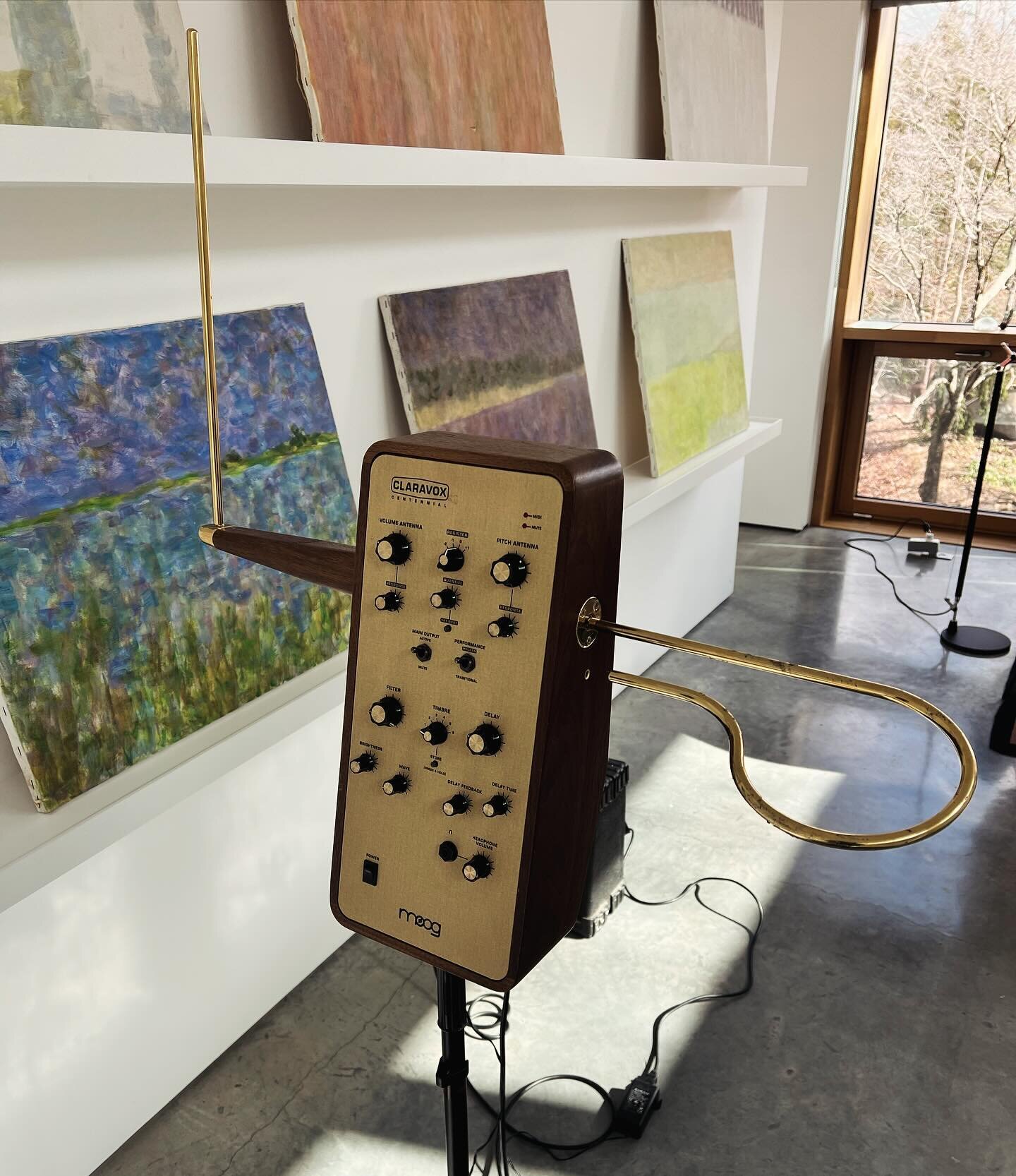 There are mighty winds blowing outside of Lost and Found Lab, while the interior remains perfectly still&hellip; and a theremin stands waiting for the return of @doritchrysler  @caramoor  #theremin #artistresidency  #lucierosen
