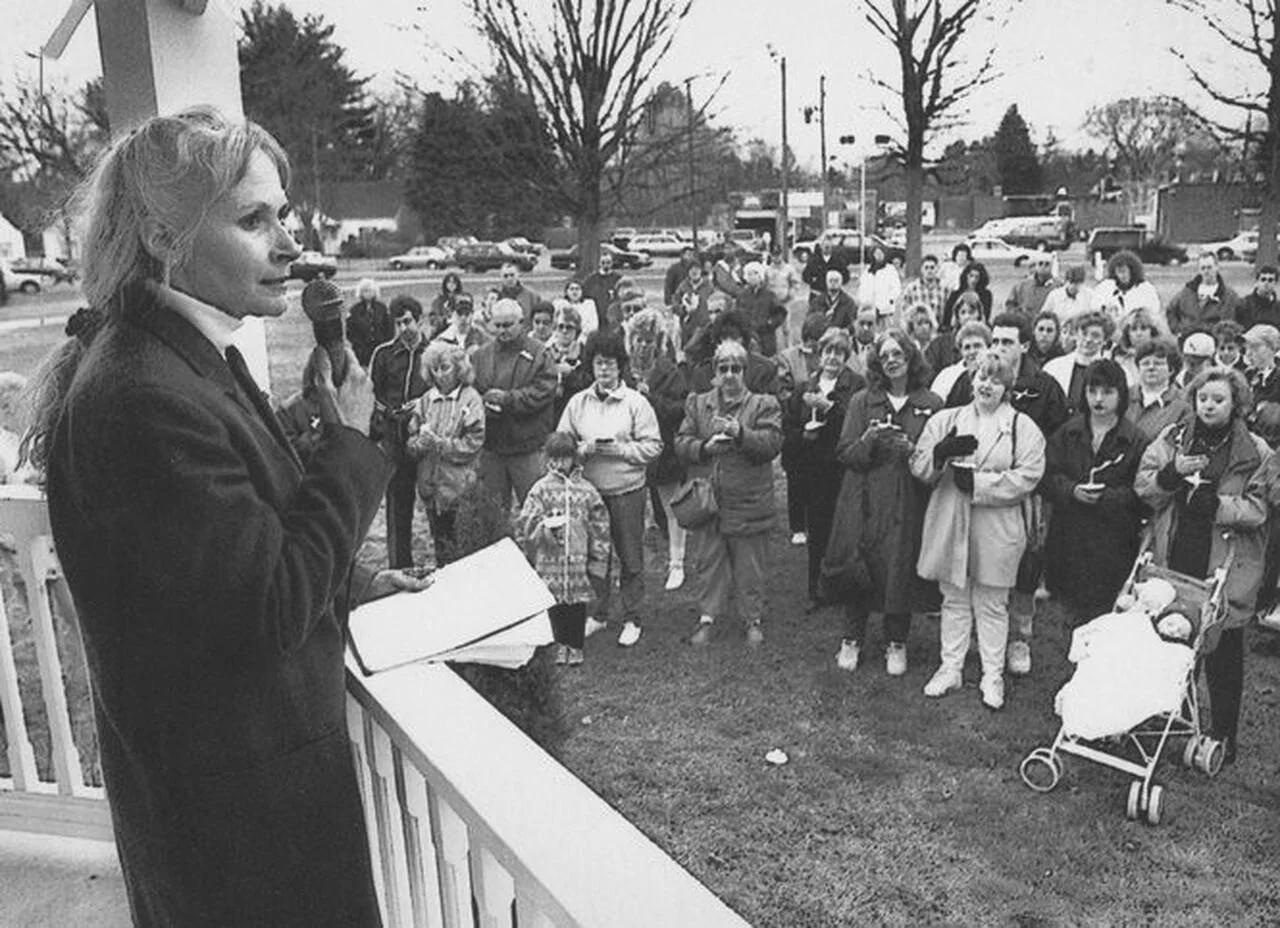 Lisa's Mother, Speaking at a Virgil in 1994