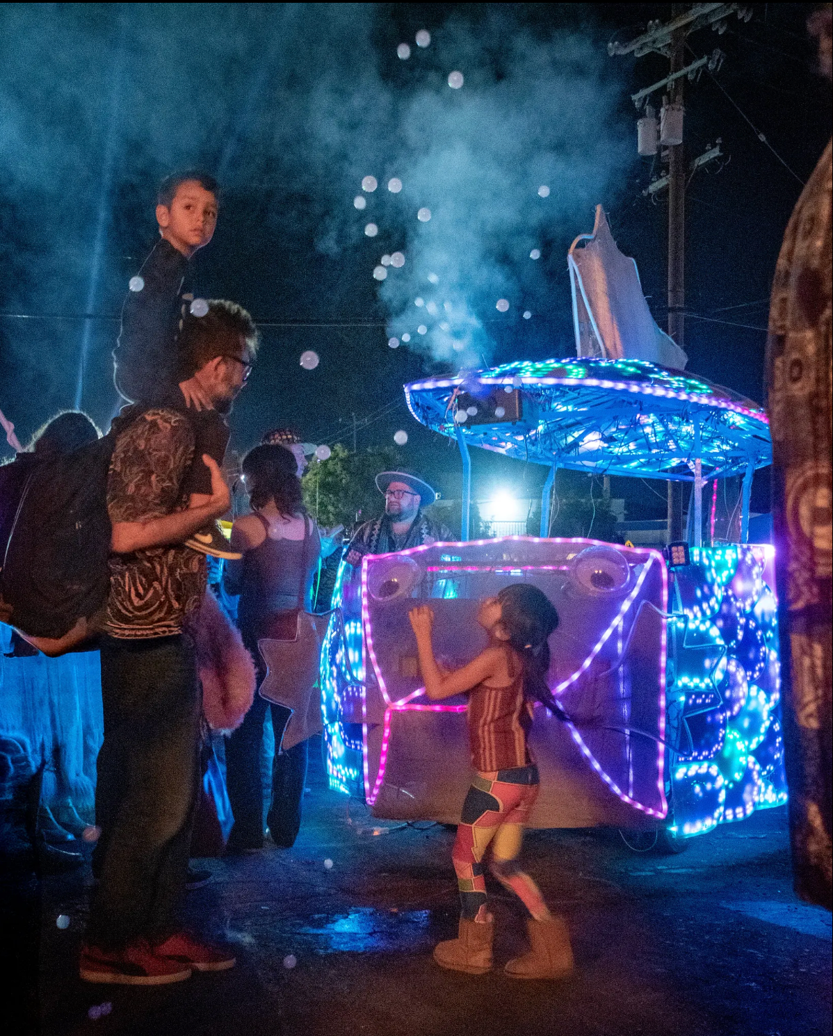 Bay Area Decompression In Oakland: Art, Fire, Play &amp; People at The Loom