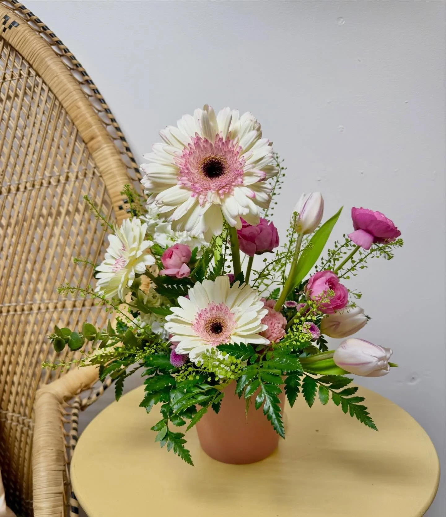 I hope you celebrate the little moments, the big ones, and everything in between today. ✨
www.hazelandgoose.com
.
.
.
#flowermagic #freshflowerfriday #celebrateeverything #whitebearlakemn #hazelandgoose