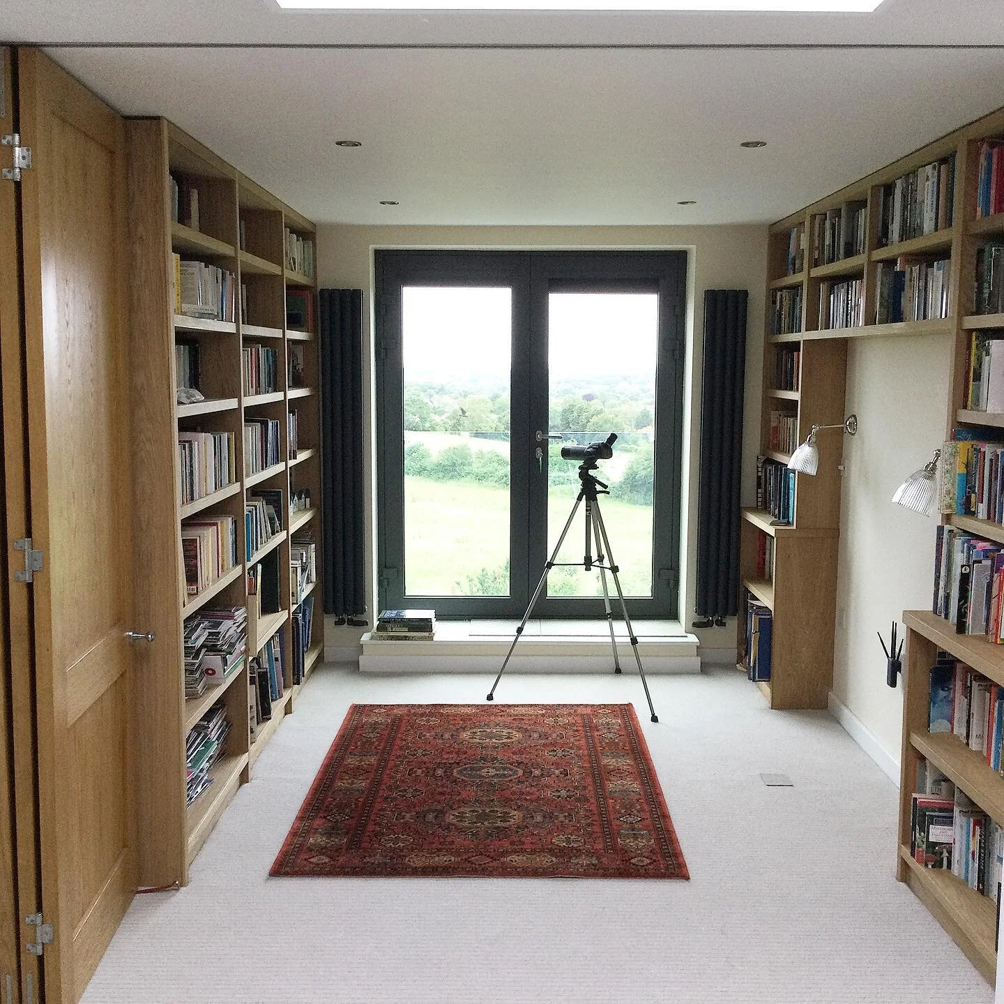 These oak bookcases now they are filled up.

#bristolcarpenter #builtinfurniture