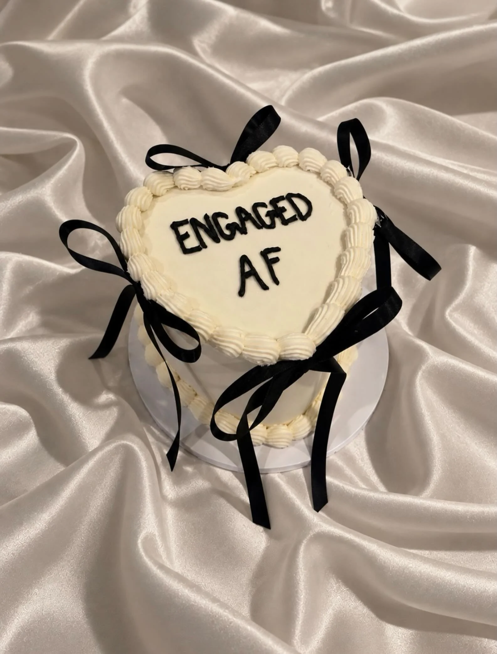 Need a cake for any occasion? I&rsquo;m here to help!