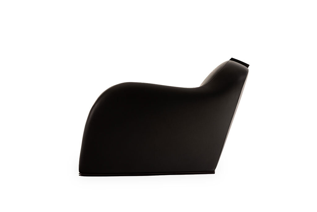 Bugatti Noire Armchair 2.jpeg