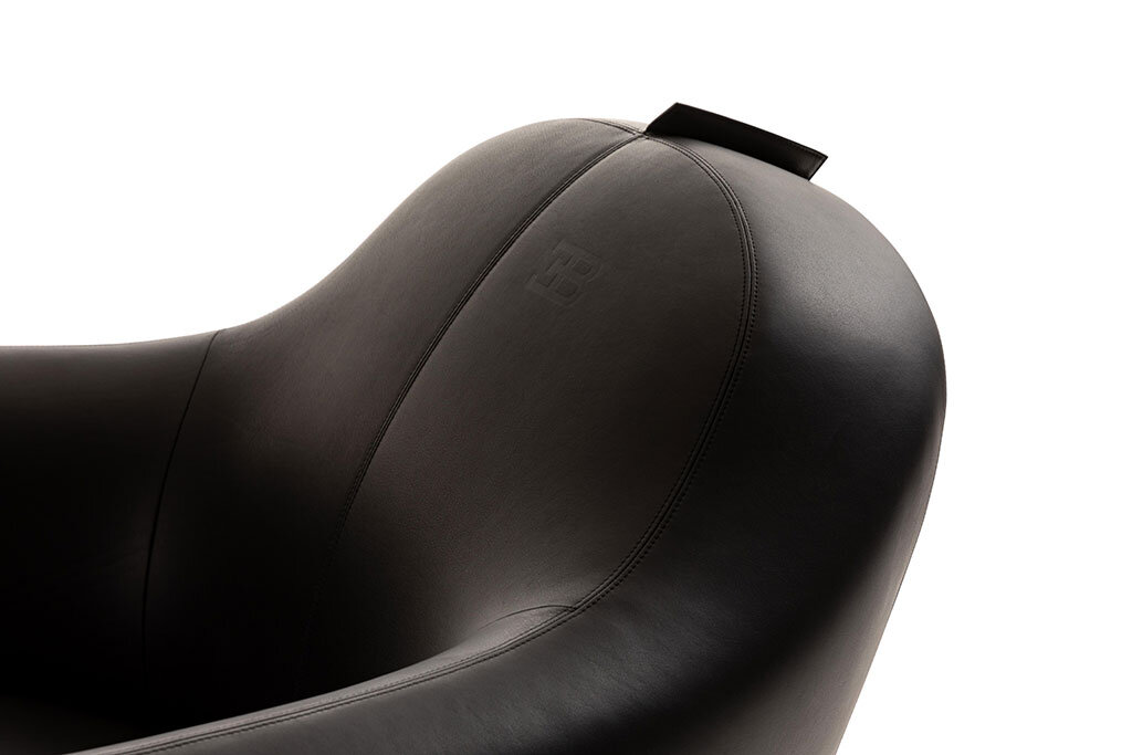 Bugatti Noire Armchair 4.jpeg