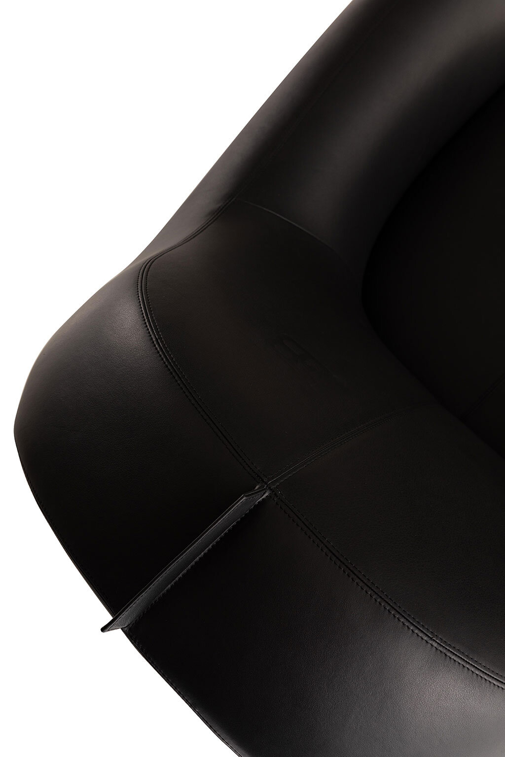 Bugatti Noire Armchair 5.jpeg