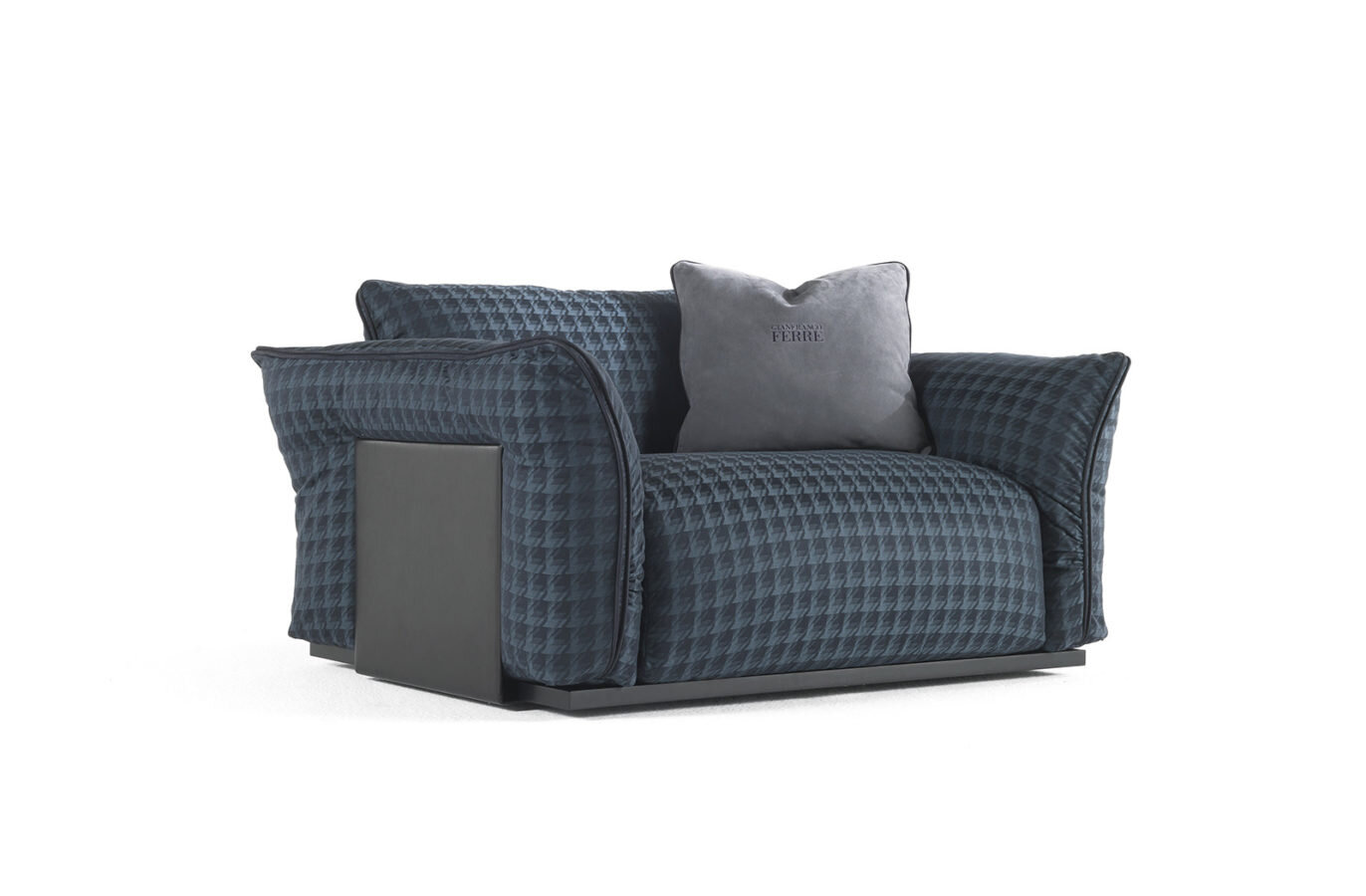 GFF ClaptonArmchair 2.jpeg