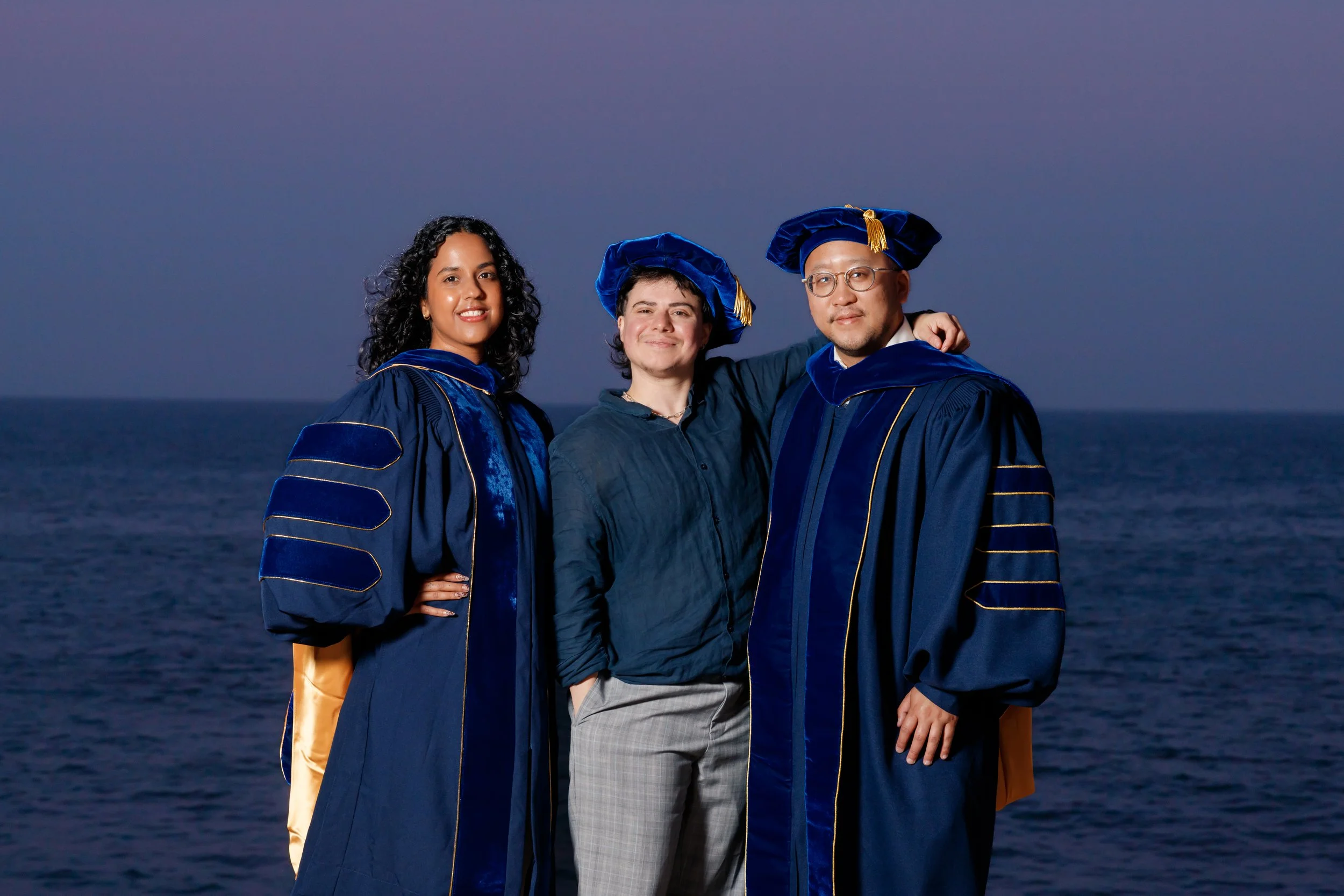 CJ_GradGroupPortraits_12.jpg