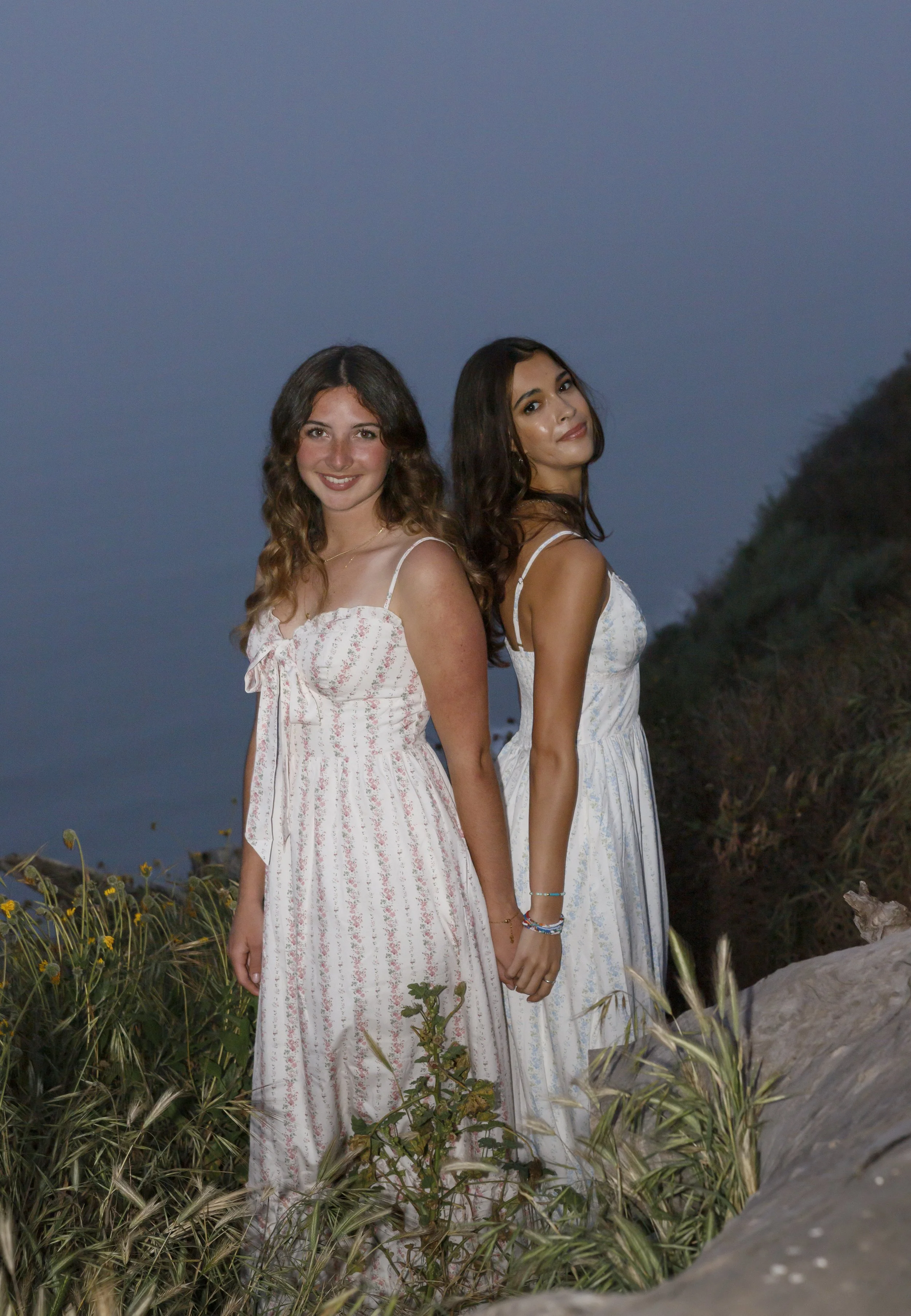 Rosie&Kiera_2026Seniors_17.jpg