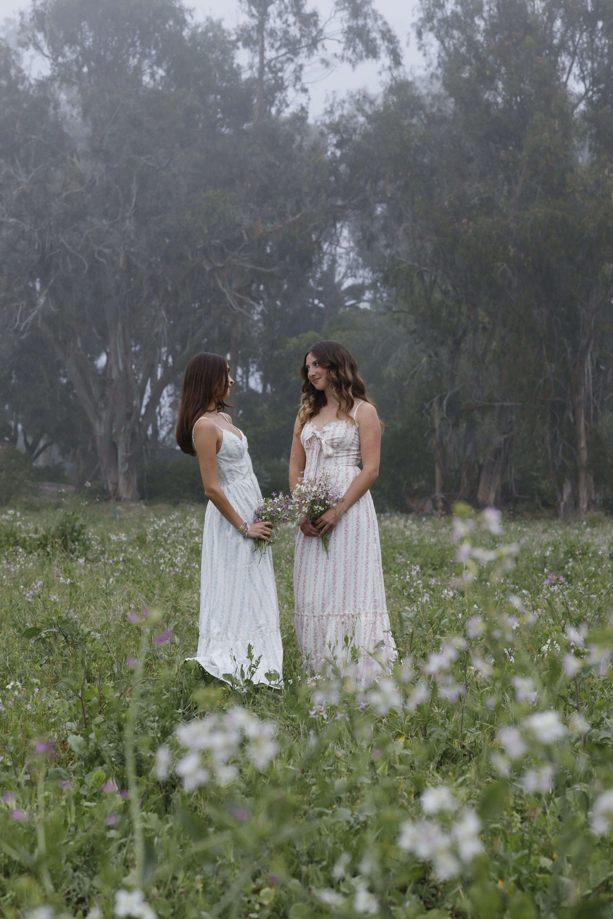 Rosie&Kiera_2026Seniors_07.jpg