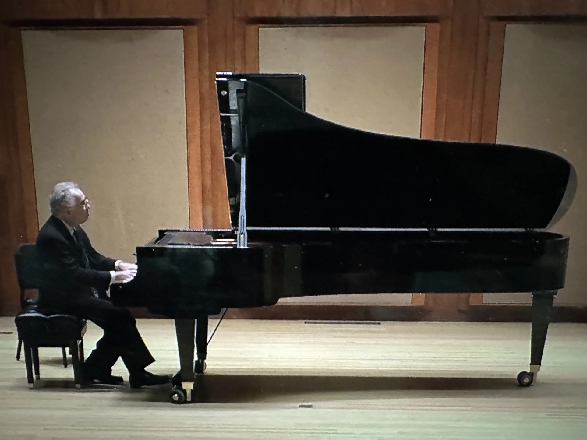 Robert Berkowitz performs the Chopin B minor Sonata - mvt. 3/4 at the Festival
