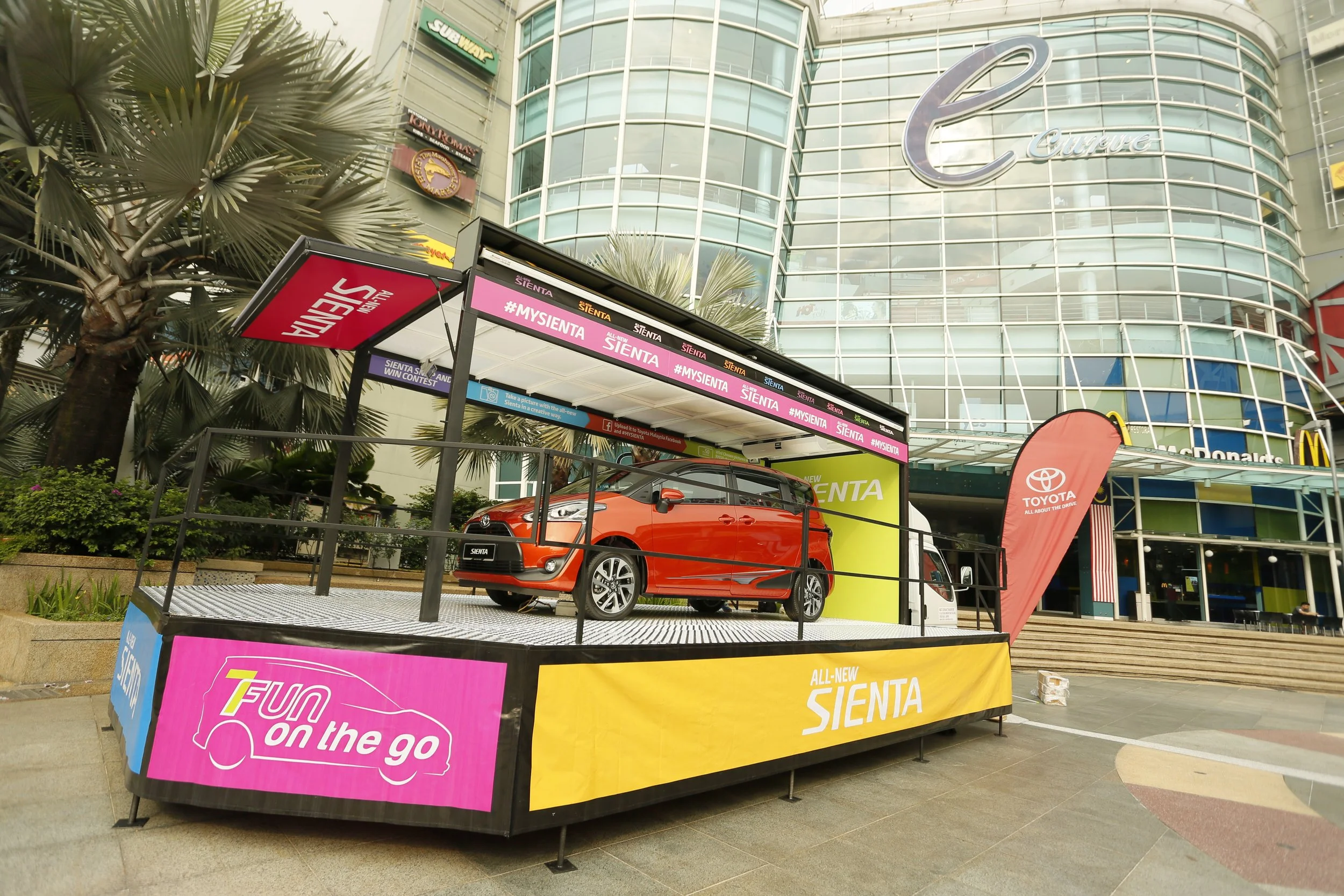 Toyota-Sienta-5195-HuffandPuff.JPG