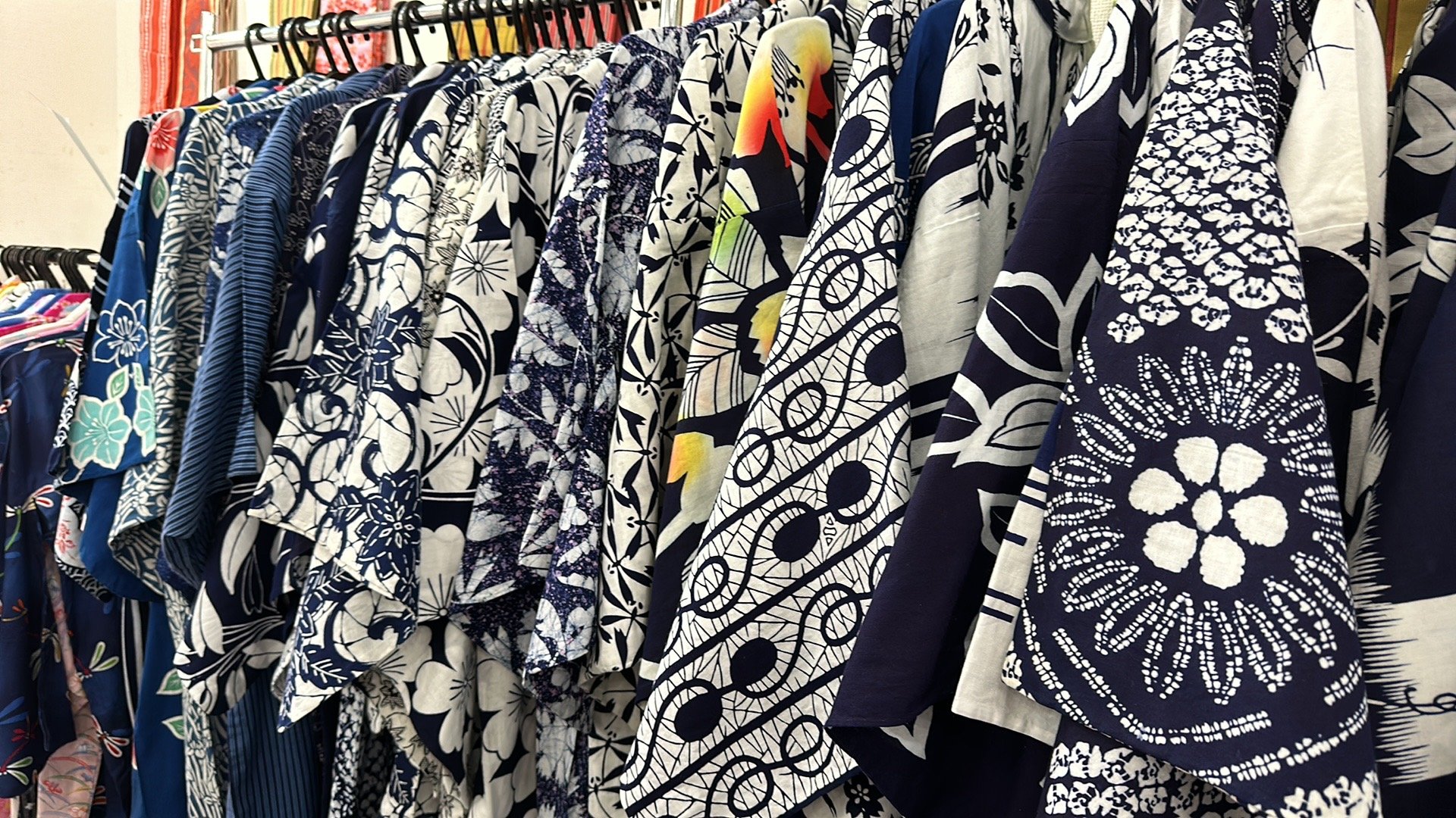 Where to Buy One-of-a-Kind Kimono Souvenirs in Japan (2026 Guide)
