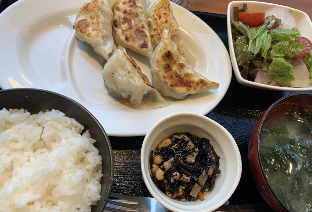 Japanese foods to try for first-time visitors and how to cook or eat the foods