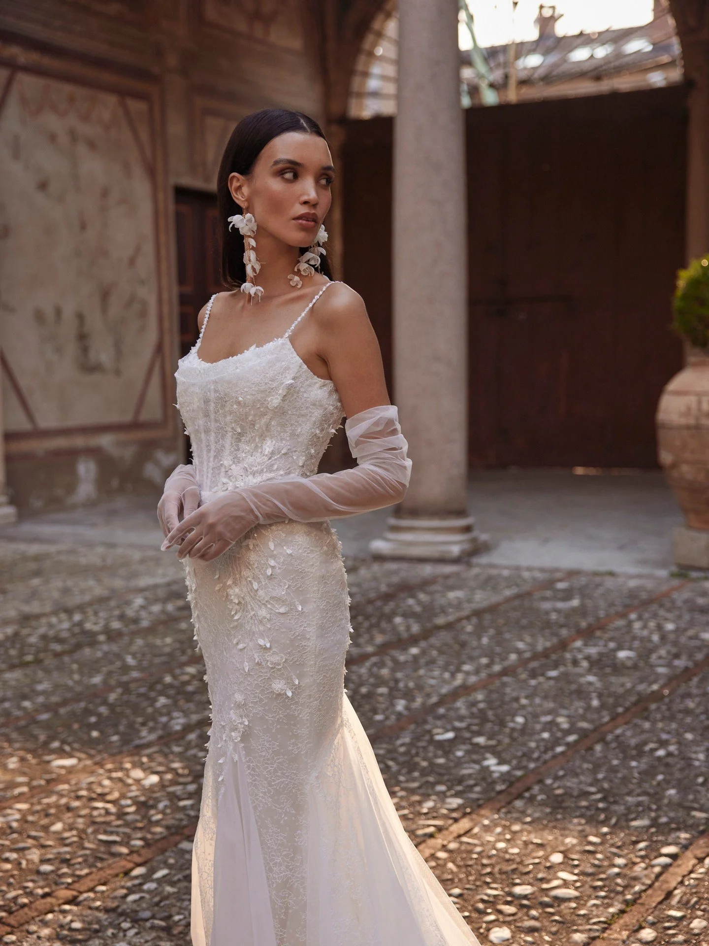wedding-dress-DOMINISS-UNIQUE-IWY-6.jpg